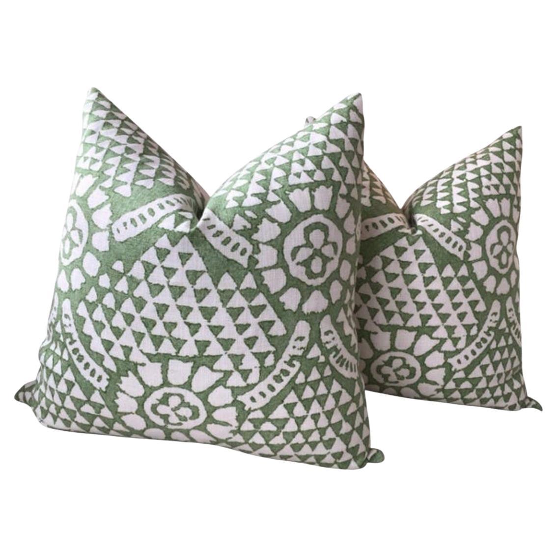 Coppia di cuscini Thibaut Contemporary imbottiti di piuma d
oca "Chamomile" in Greene
Greene