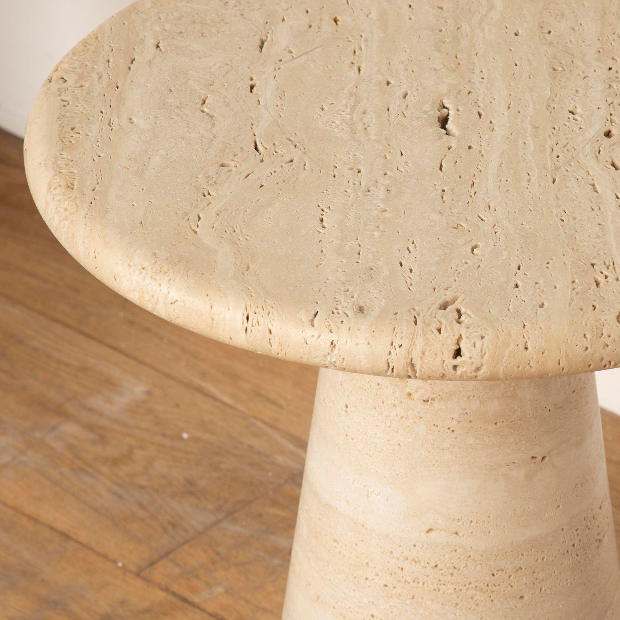 Pair of Contemporary Travertine Side Tables In Good Condition For Sale In Gloucestershire, GB