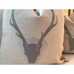 Paire de coussins contemporains en bois de cerf ivoire Oncle Buck