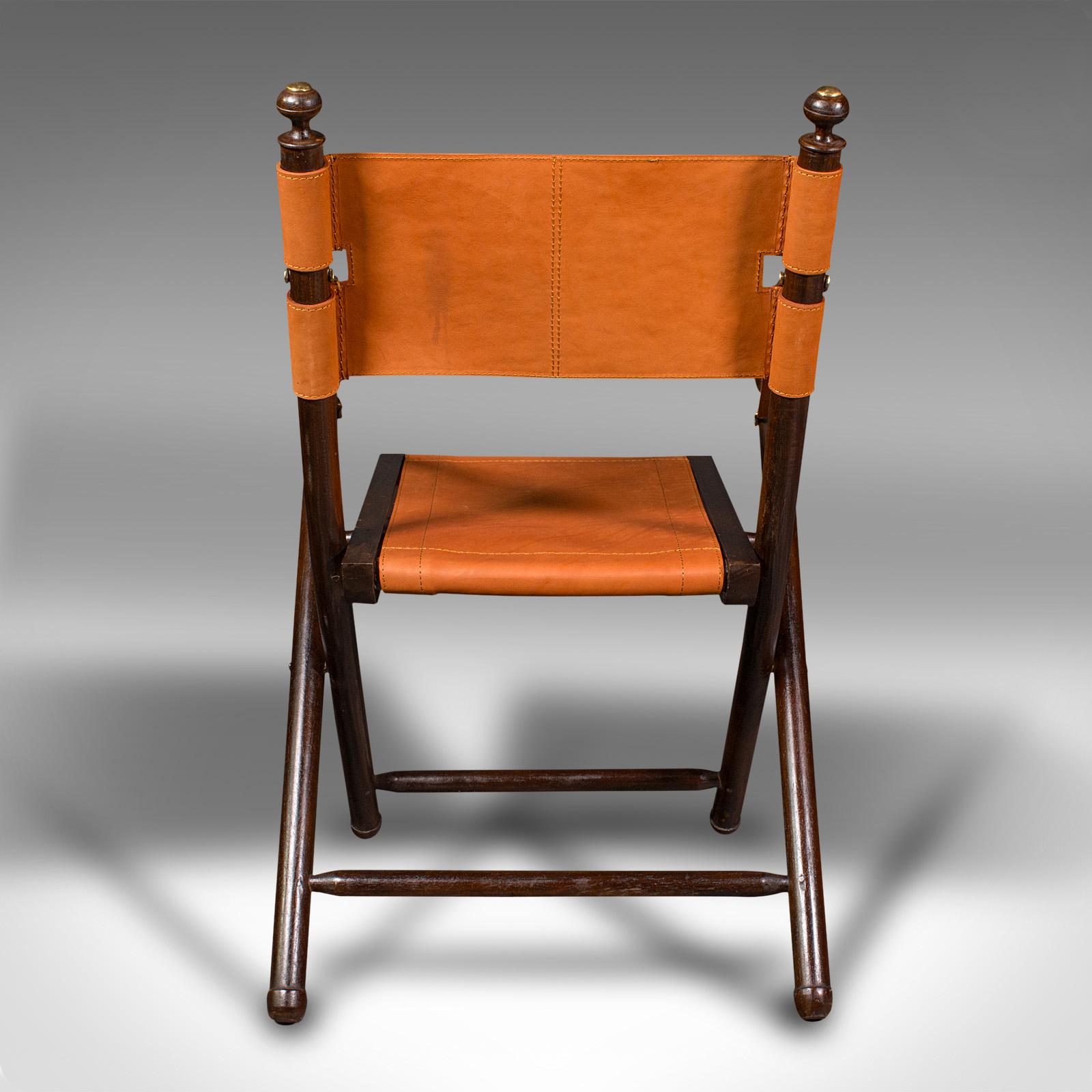 Britannique Paire de chaises de véranda contemporaines, anglaises, en cuir, orangerie, siège Foldes en vente