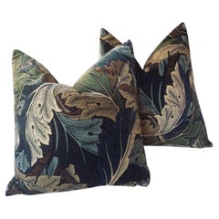 Paire de coussins contemporains en velours de William Morris