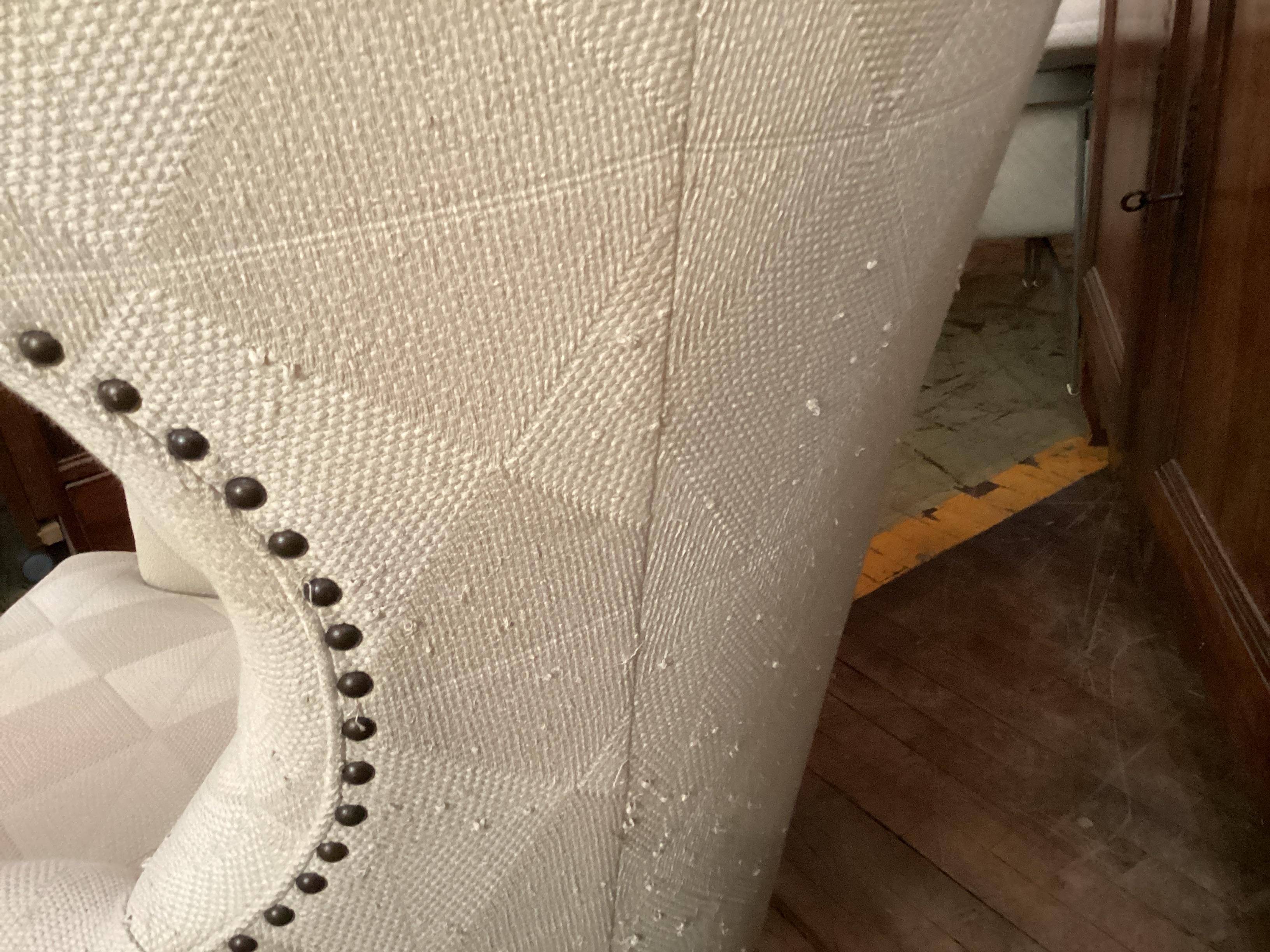 Coppia di sedie ad ala contemporanee in vendita 7