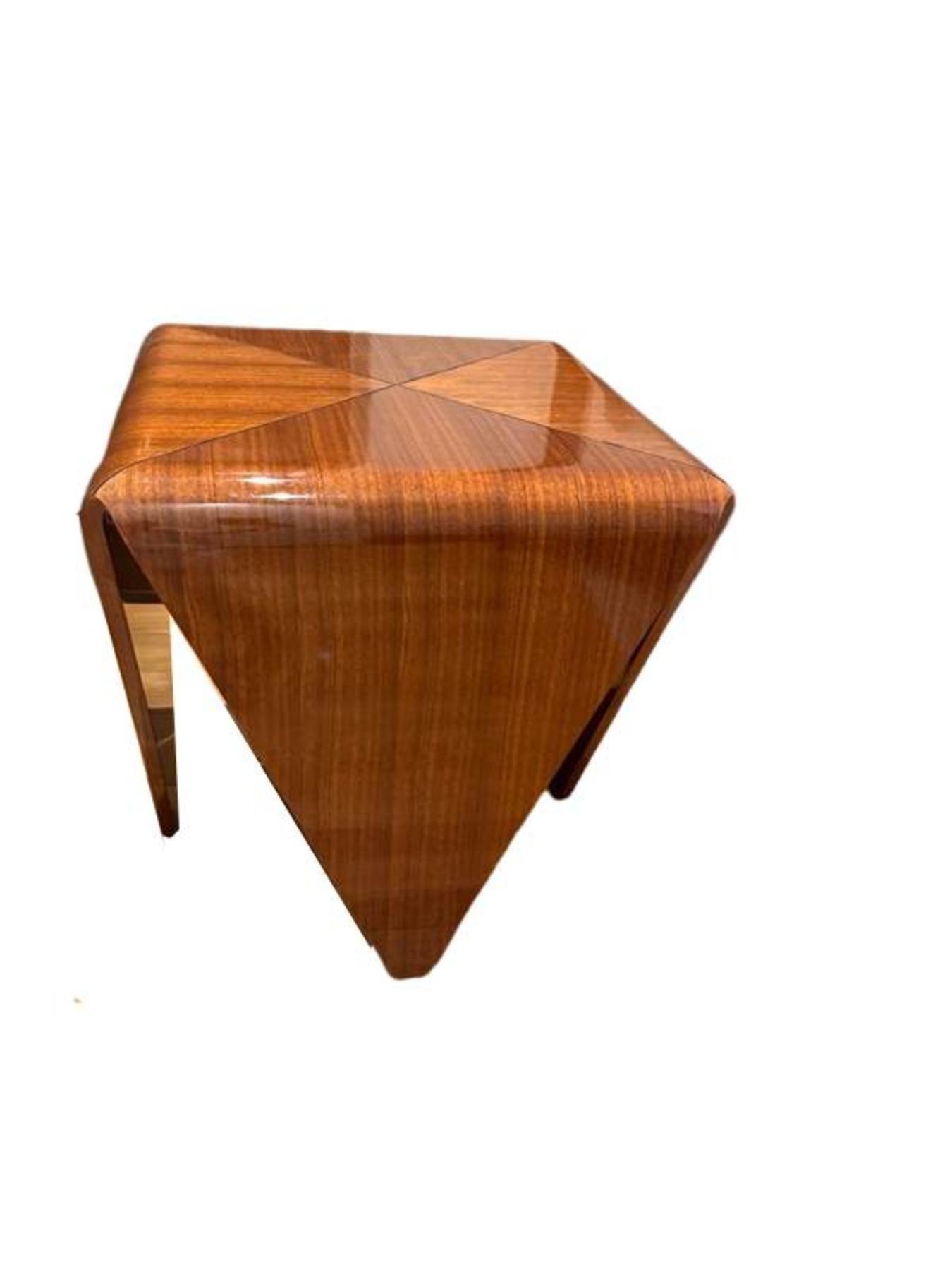 Pair of Contemporary Wood Side Tables In New Condition For Sale In New York, NY