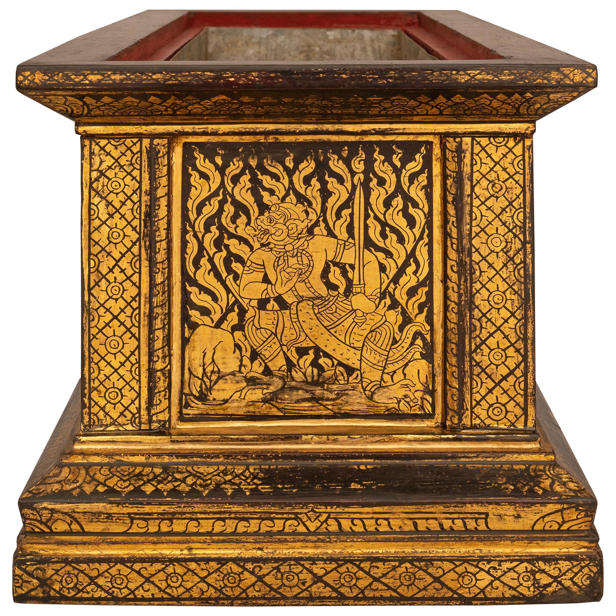 coppia di fioriere continentali del XIX secolo in lacca nera e legno dorato In condizioni buone in vendita a West Palm Beach, FL