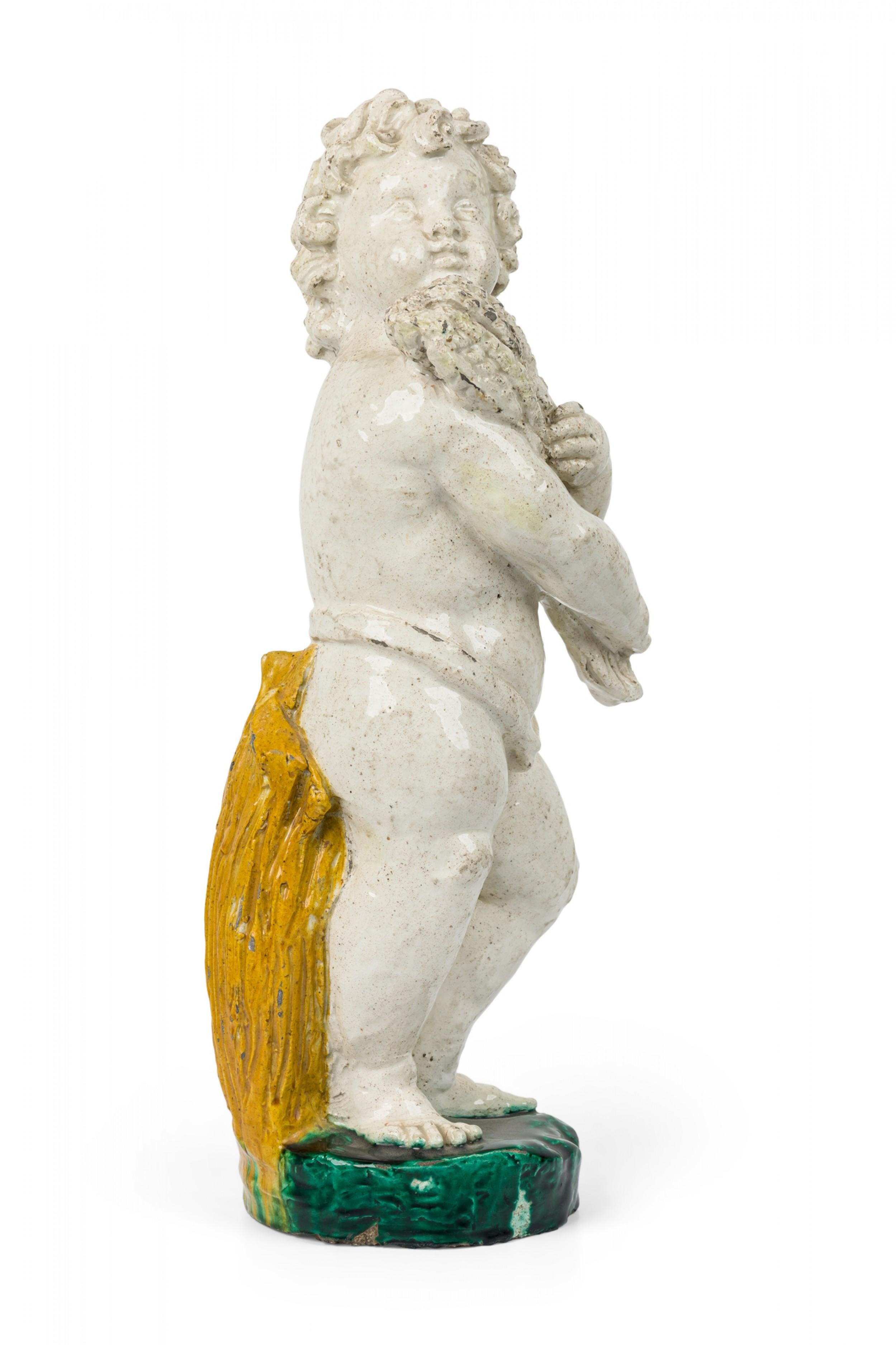 Coppia di figure in maiolica continentale del XIX secolo in vendita 5