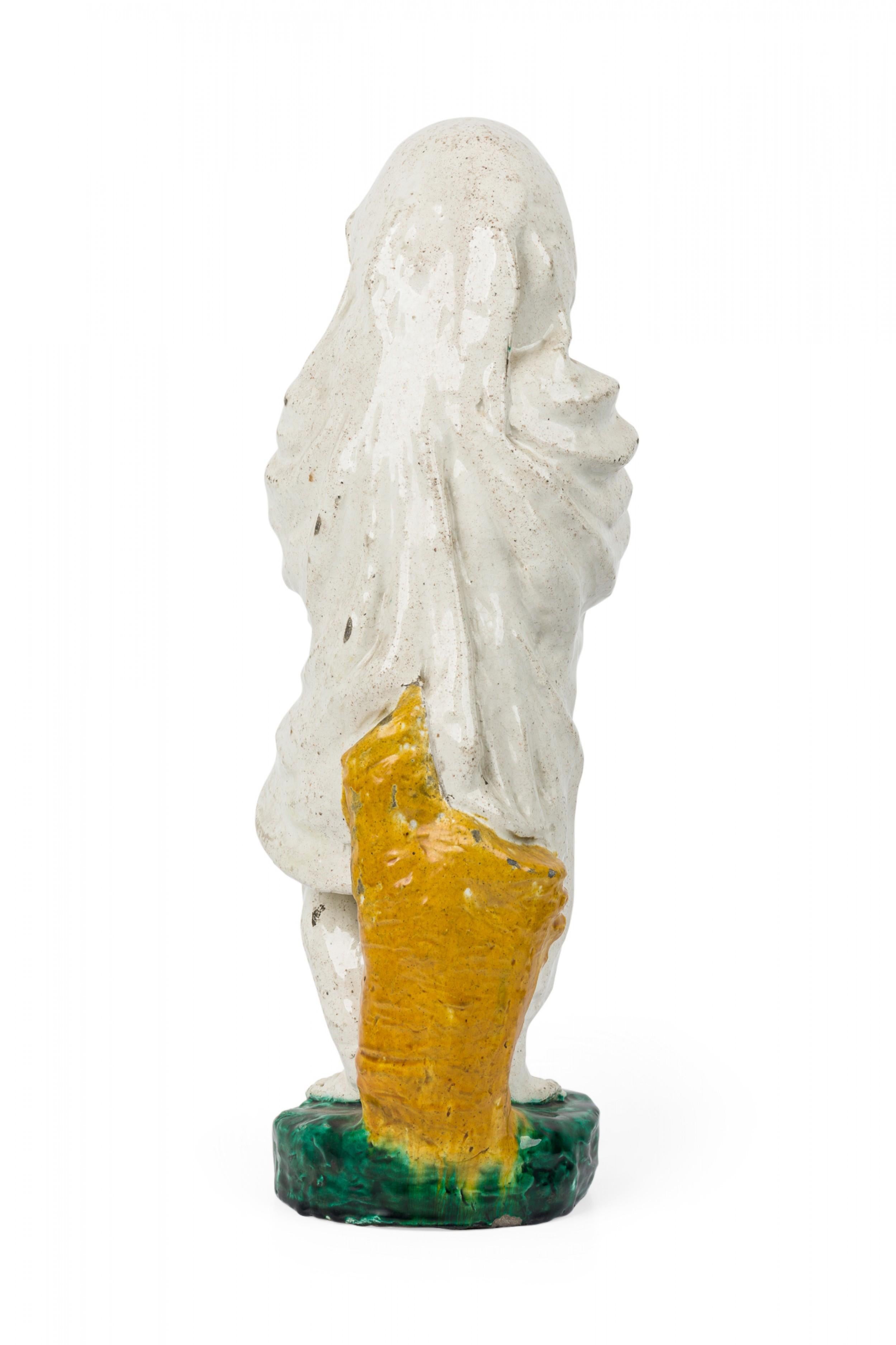 Europeo Coppia di figure in maiolica continentale del XIX secolo in vendita