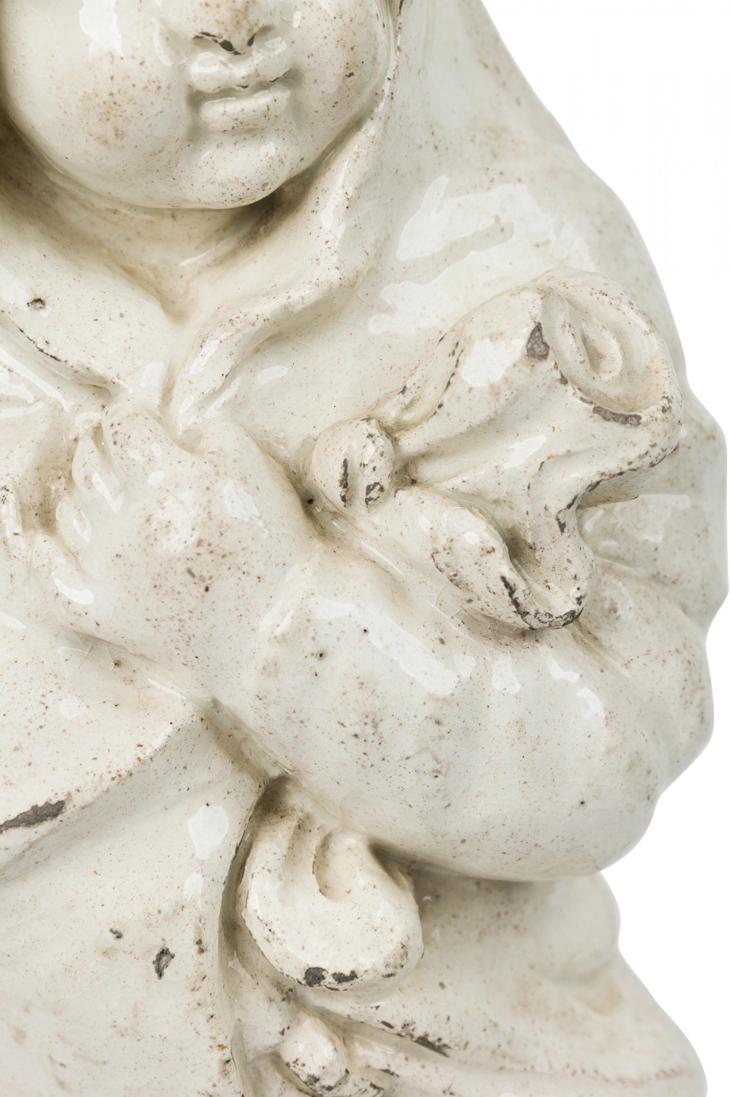 Ceramica Coppia di figure in maiolica continentale del XIX secolo in vendita