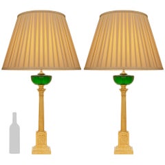 coppia di lampade neoclassiche continentali del XIX secolo in st. Ormolu e vetro
