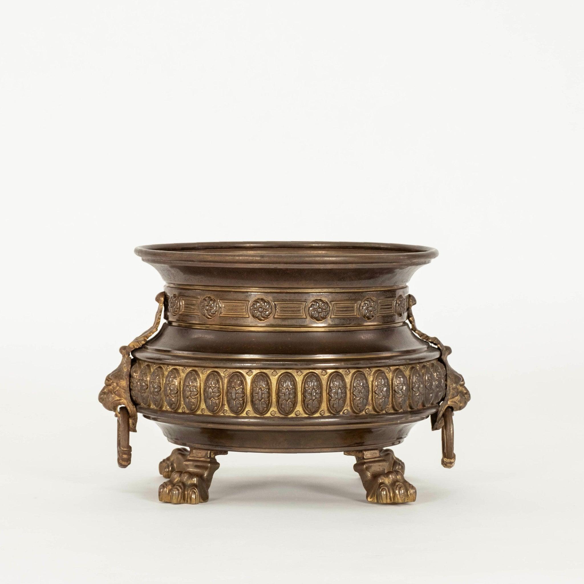 Pair of Continental Brass Jardinieres In Good Condition For Sale In Houston, TX
