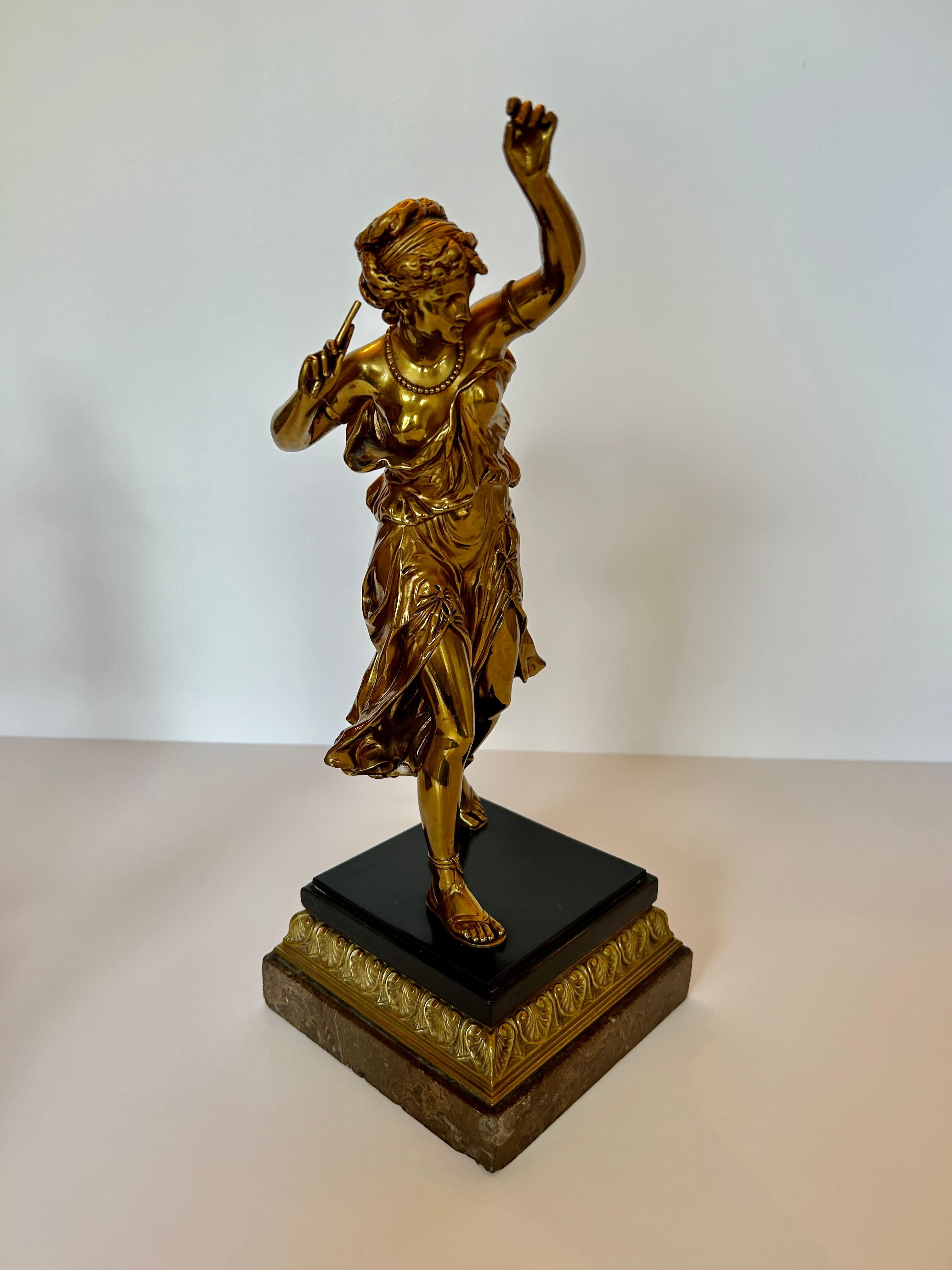 Paire de figures continentales en bronze doré en vente 11