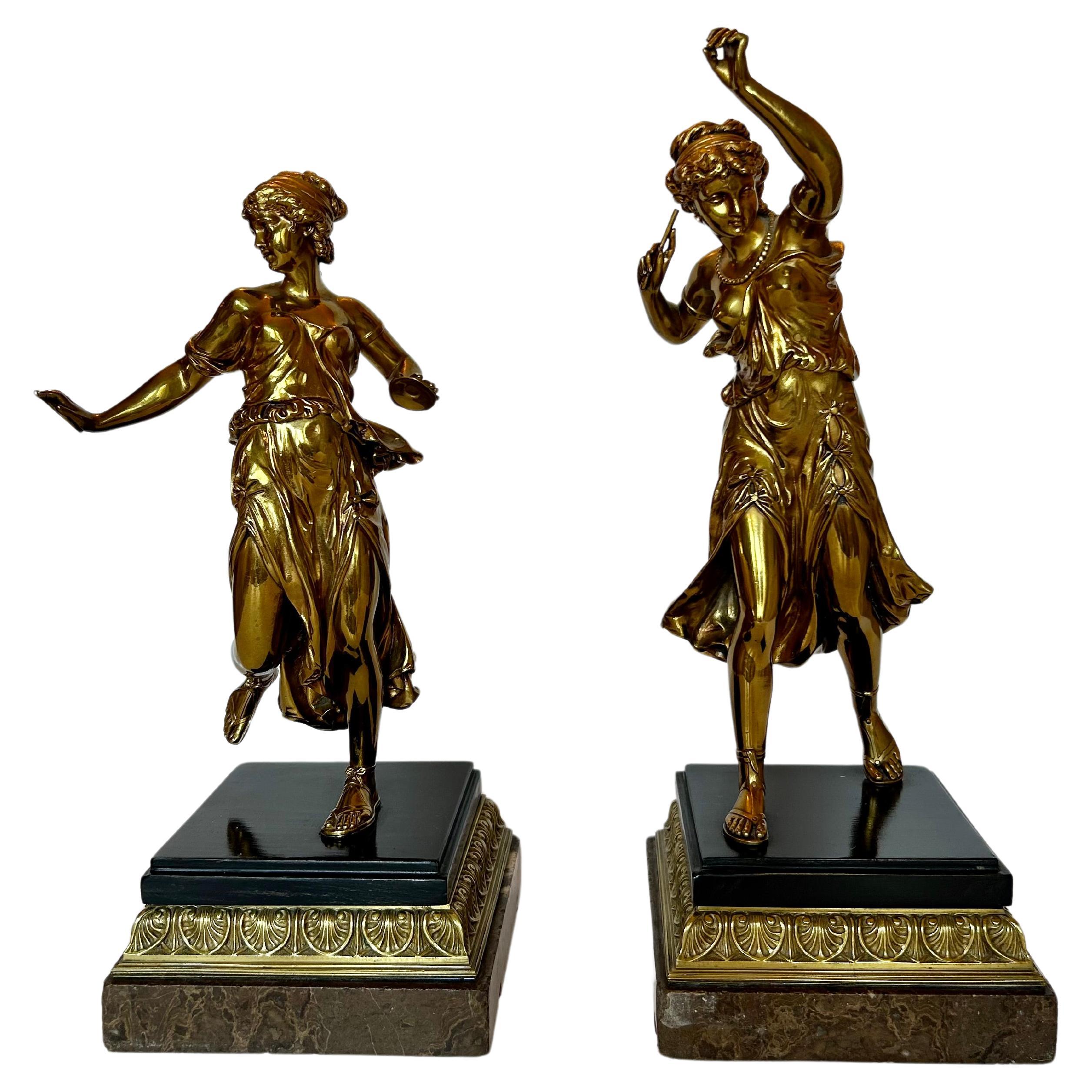 Paire de figures continentales en bronze doré en vente