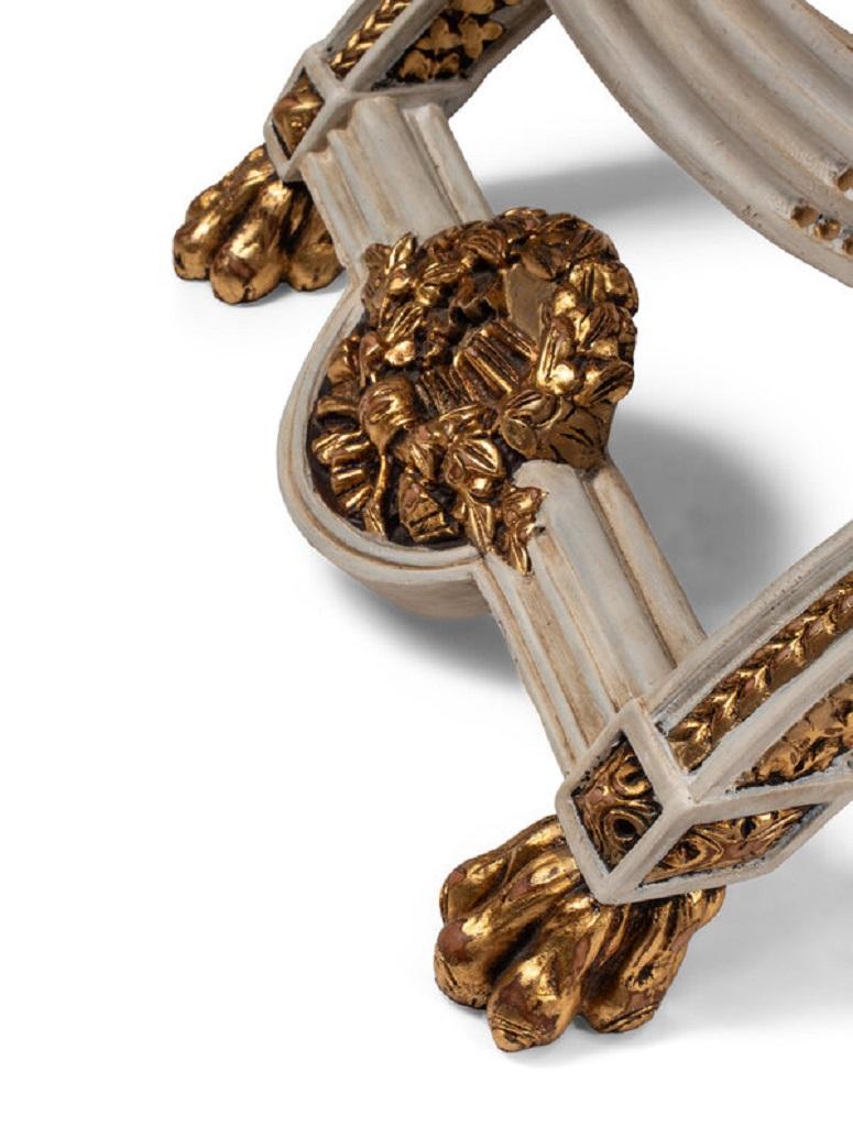 Pair of Continental Painted and Parcel Gilt Curule-Form Tabourets, 20th Century For Sale 4
