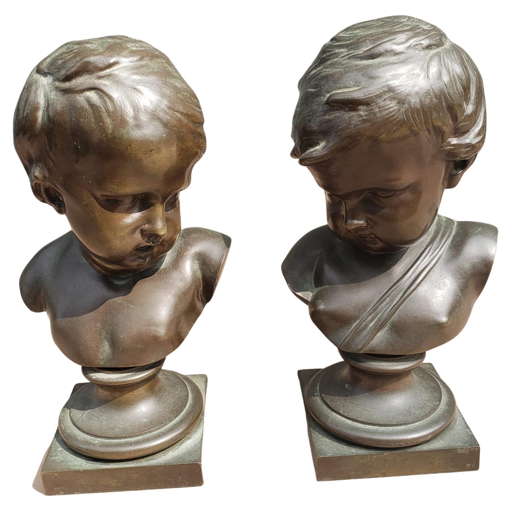 Paire de bustes continentaux en bronze patiné représentant des jeunes, vers les années 1880 en vente