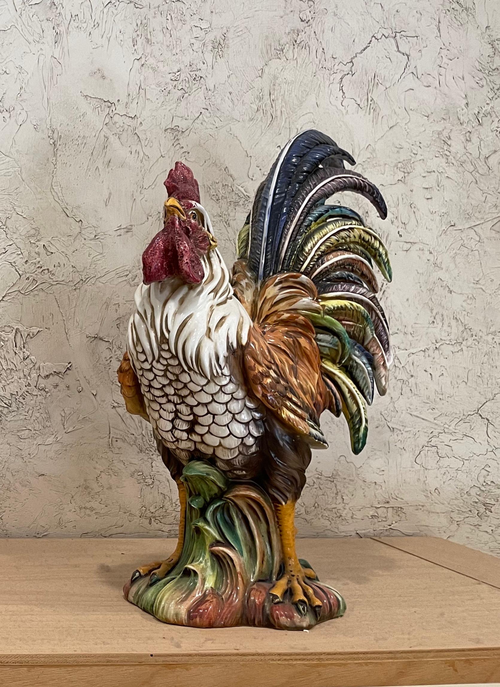 Coppia di galli continentali in ceramica decorata in policromia in vendita 1