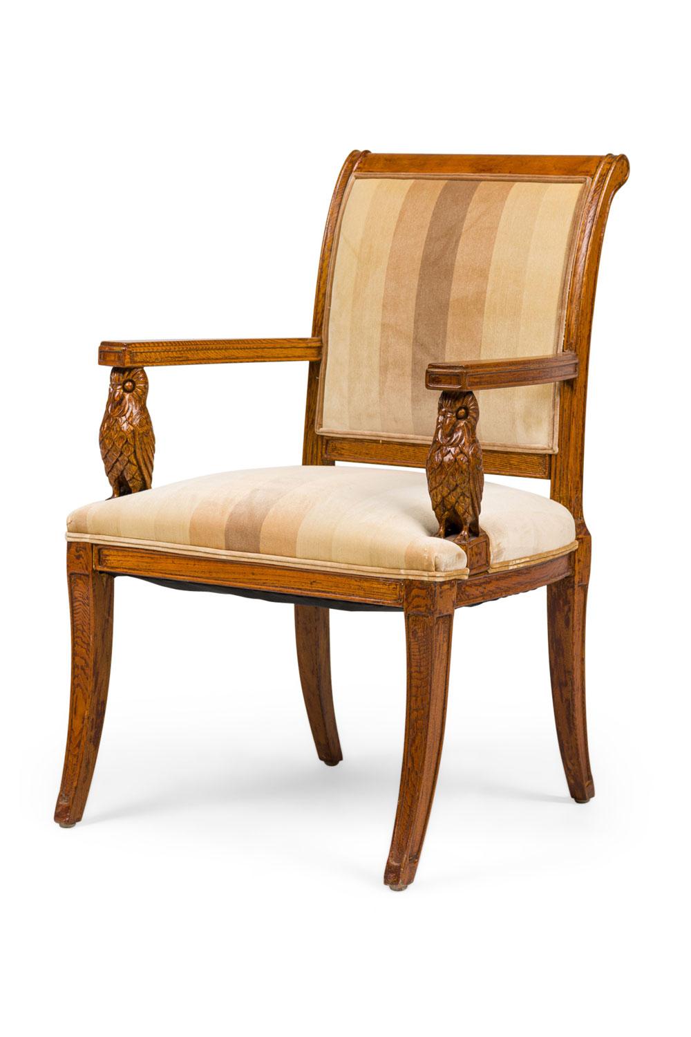 Pair of Continental Rustic Style Wooden Armchairs with Carved Owl Head Armrests Imperio en venta