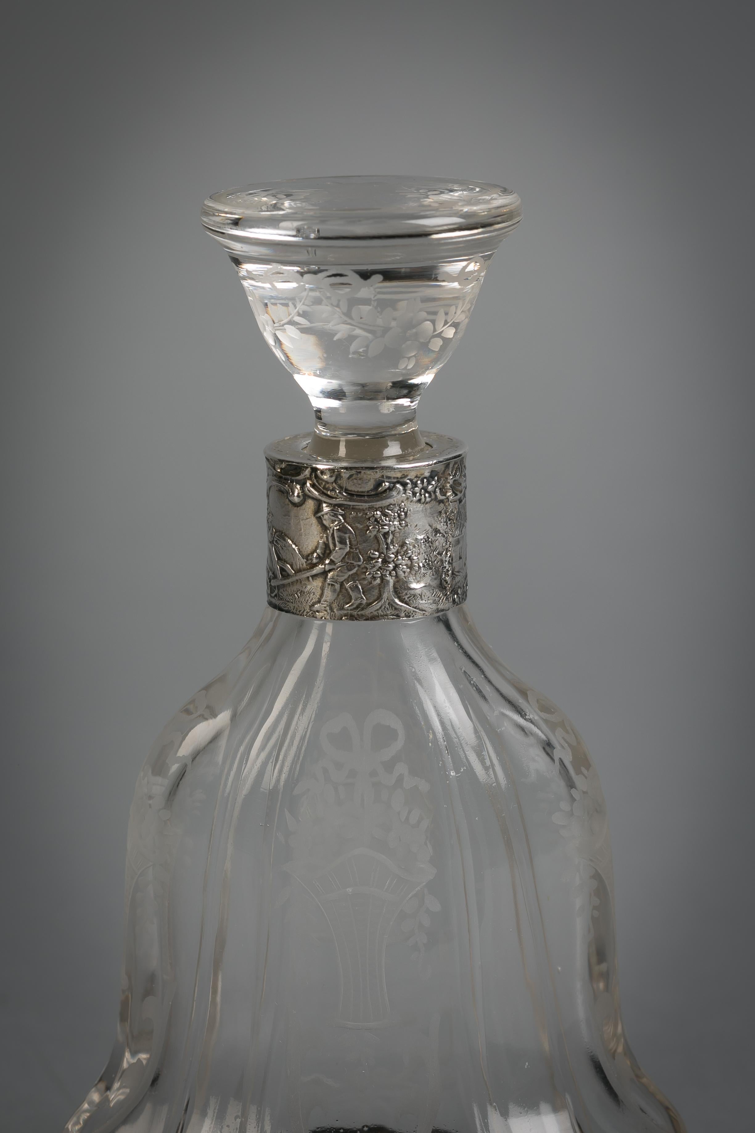 Paire de flacons de parfum continentaux en argent et cristal, datant d'environ 1890 Excellent état - En vente à New York, NY
