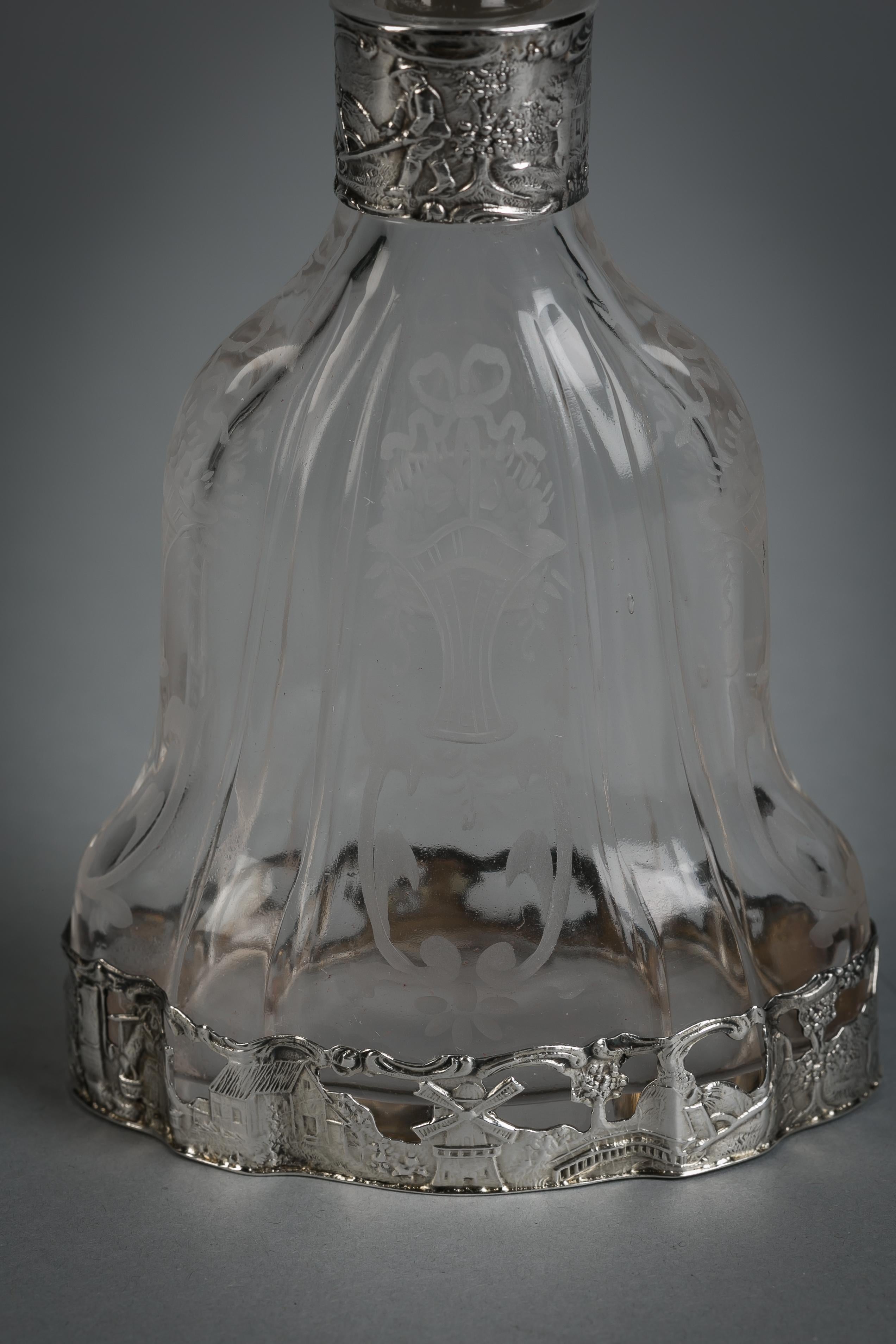 Paire de flacons de parfum continentaux en argent et cristal, datant d'environ 1890 en vente 2