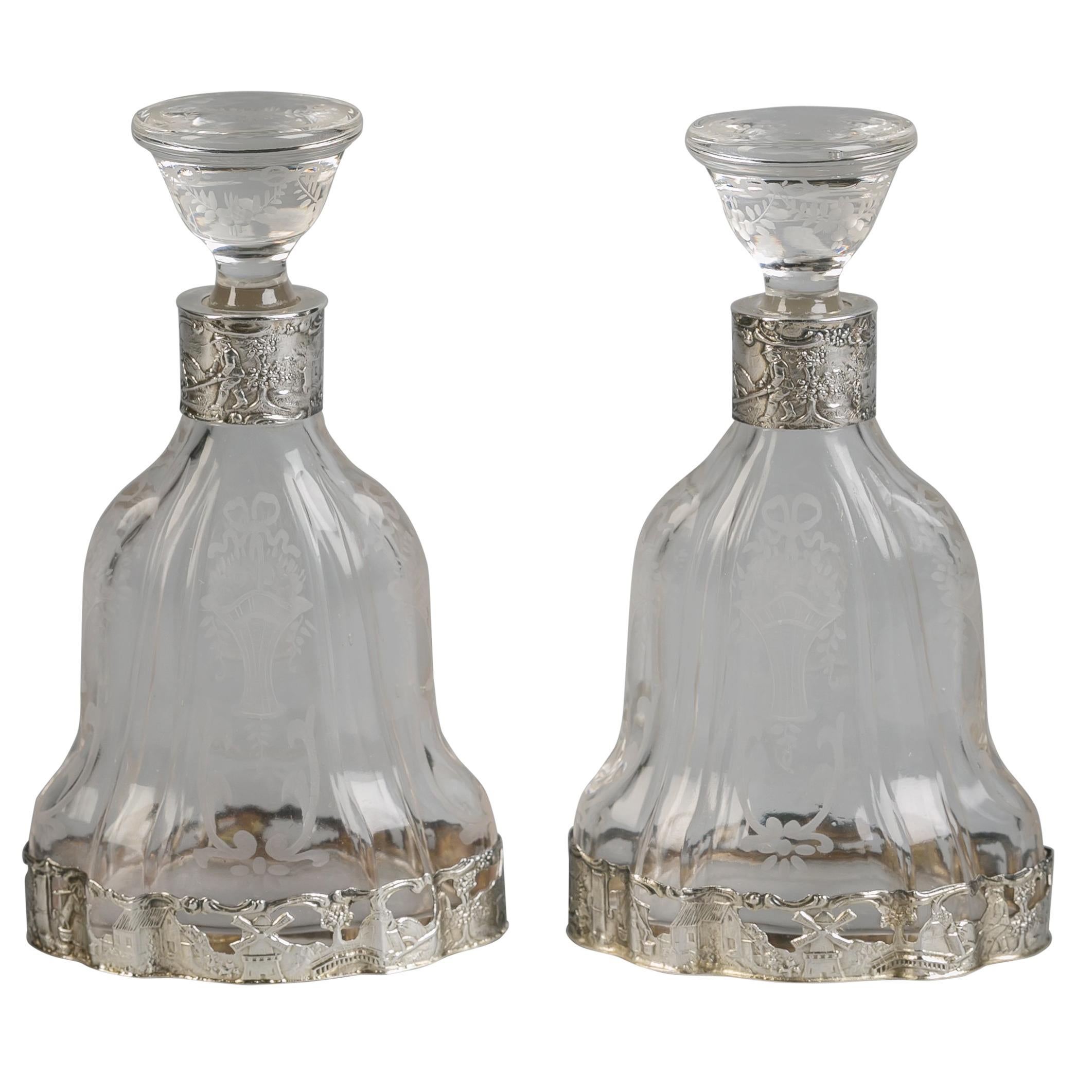 Pareja de frascos continentales de perfume de plata y cristal, hacia 1890