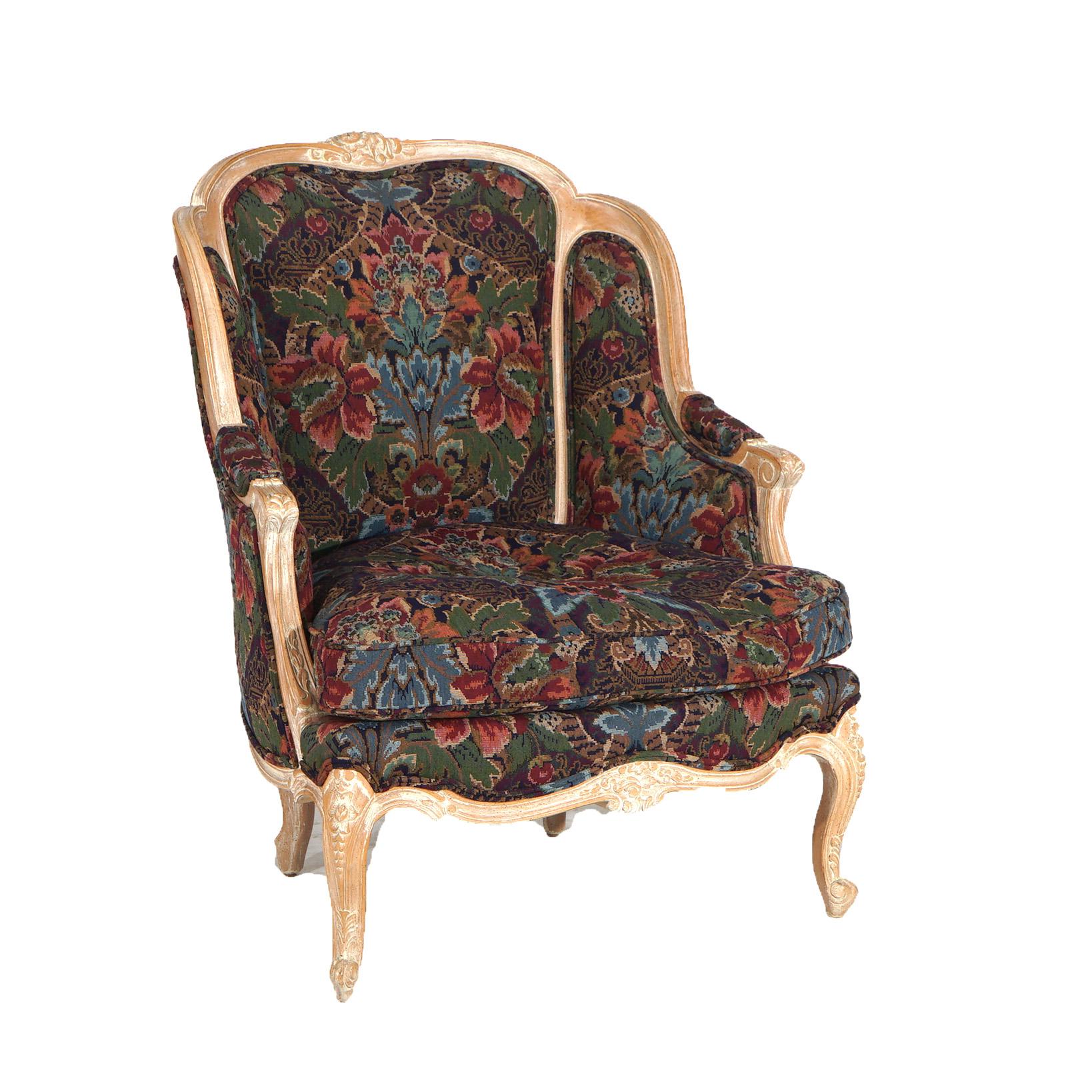 Coppia di poltrone Wingback stilizzate in stile continentale del XX secolo con arazzo in vendita 8