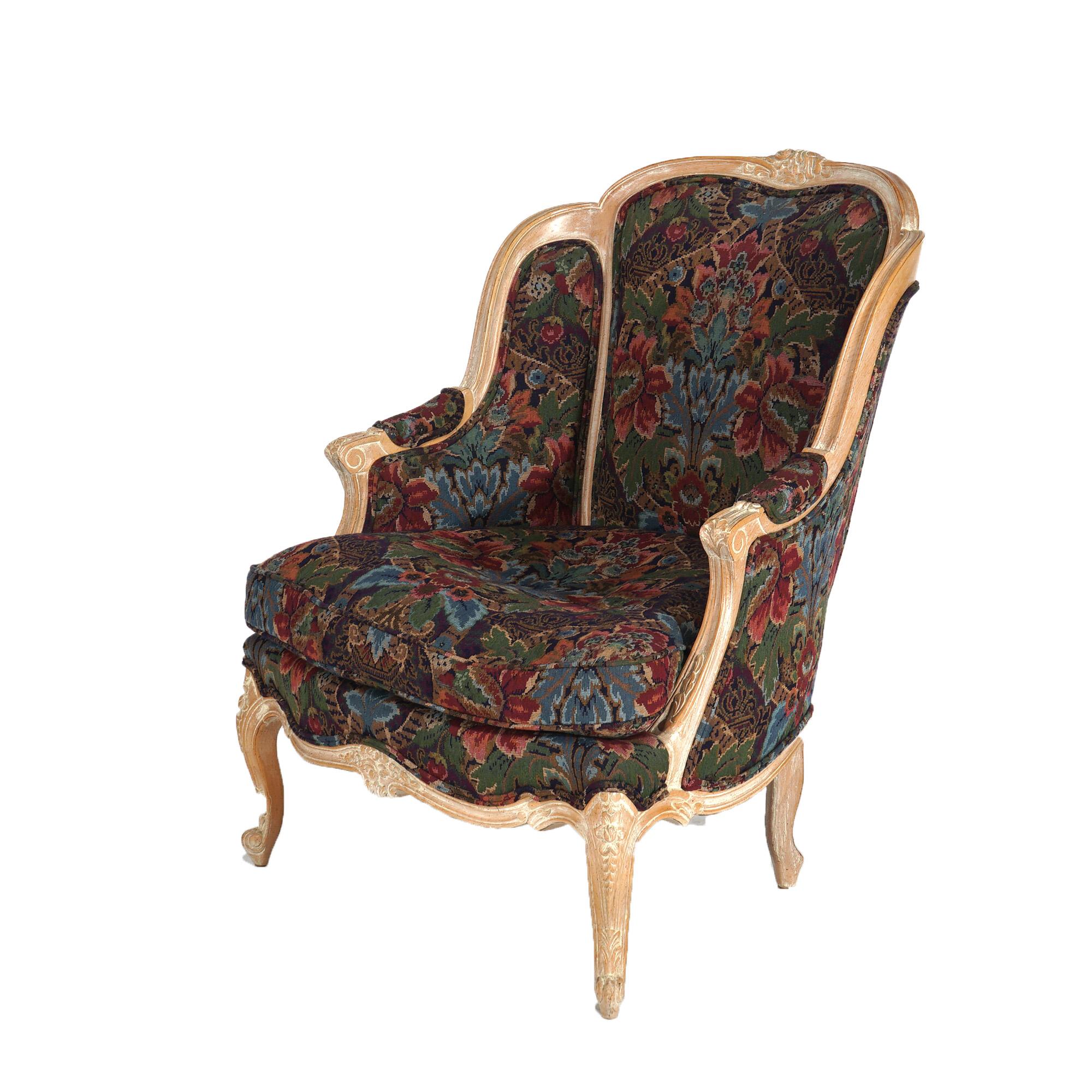 Coppia di poltrone Wingback stilizzate in stile continentale del XX secolo con arazzo in vendita 5