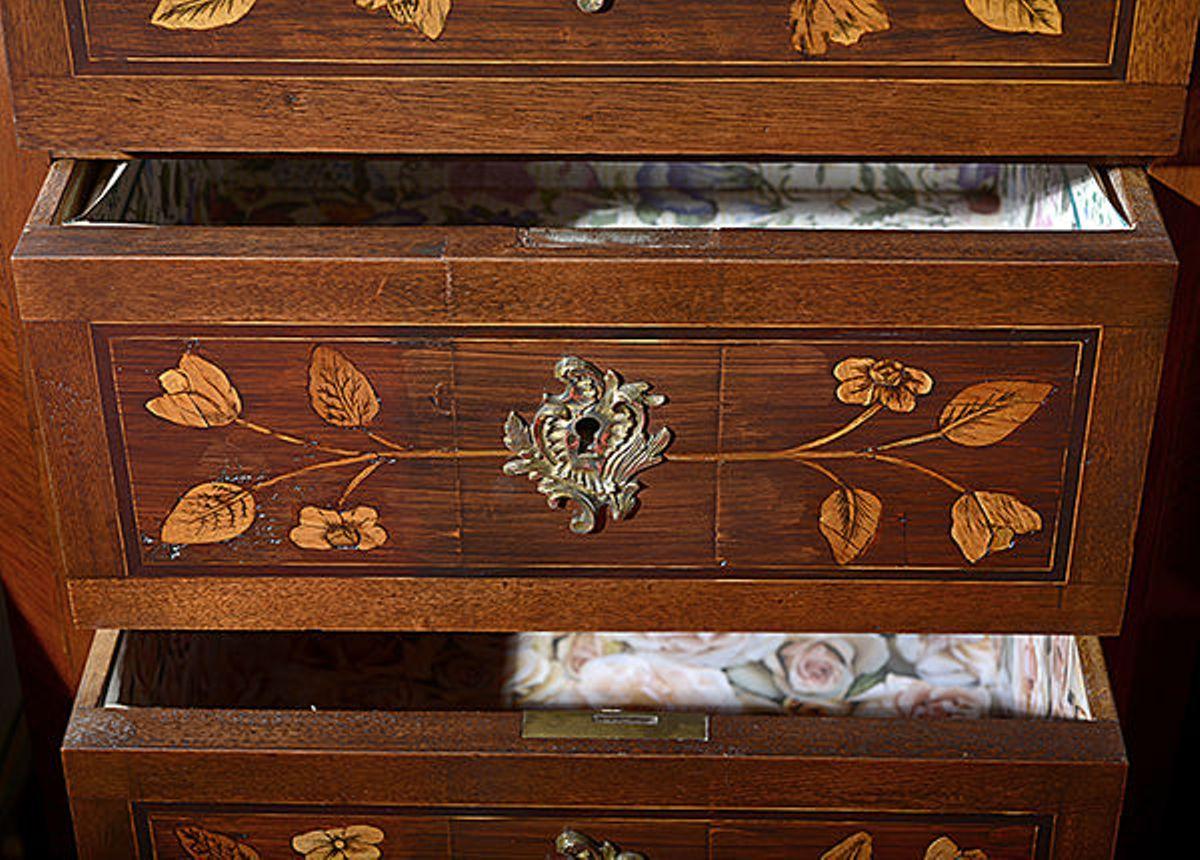 Pair of Continental Walnut, Rosewood and Satinwood Marquetry Chests For Sale 1