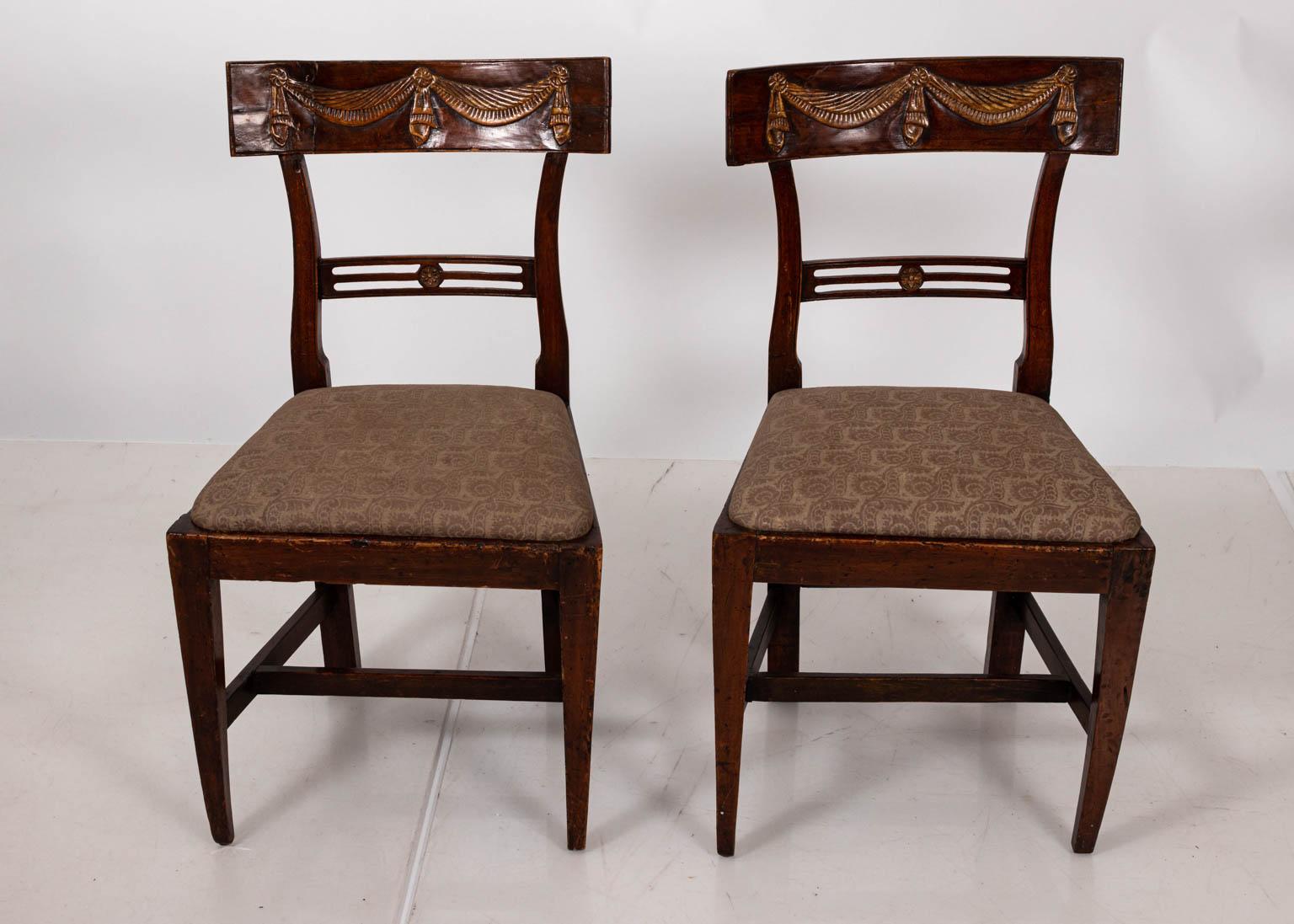 Pair of Continental Walnut Side Chairs In Good Condition For Sale In Stamford, CT