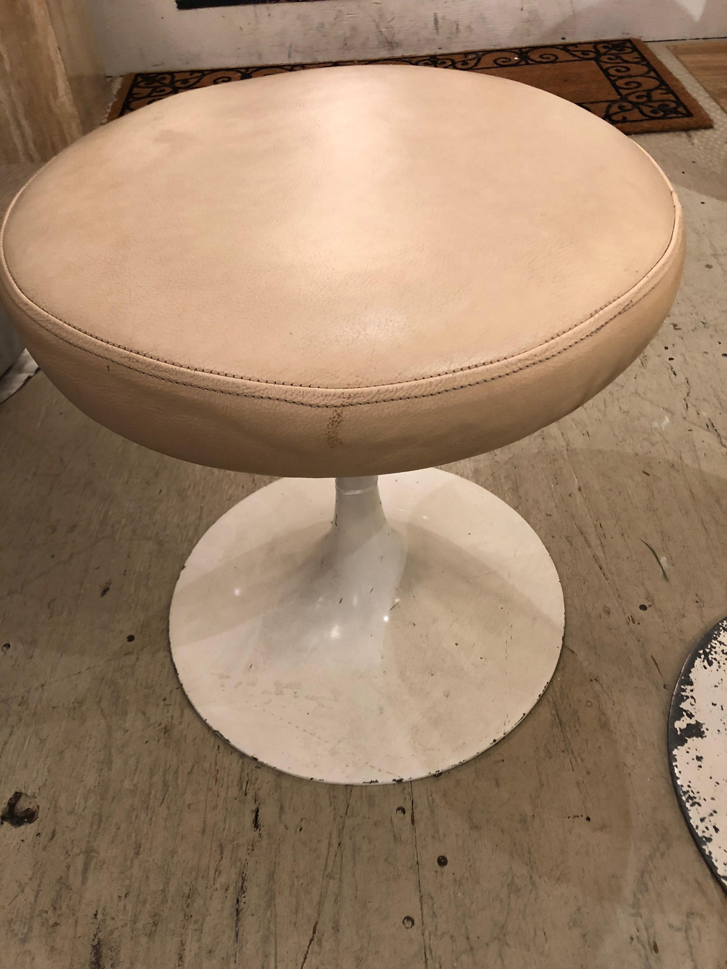 Pair of Cool Mid-Century Modern Tulip Base Leather Top Stools 1