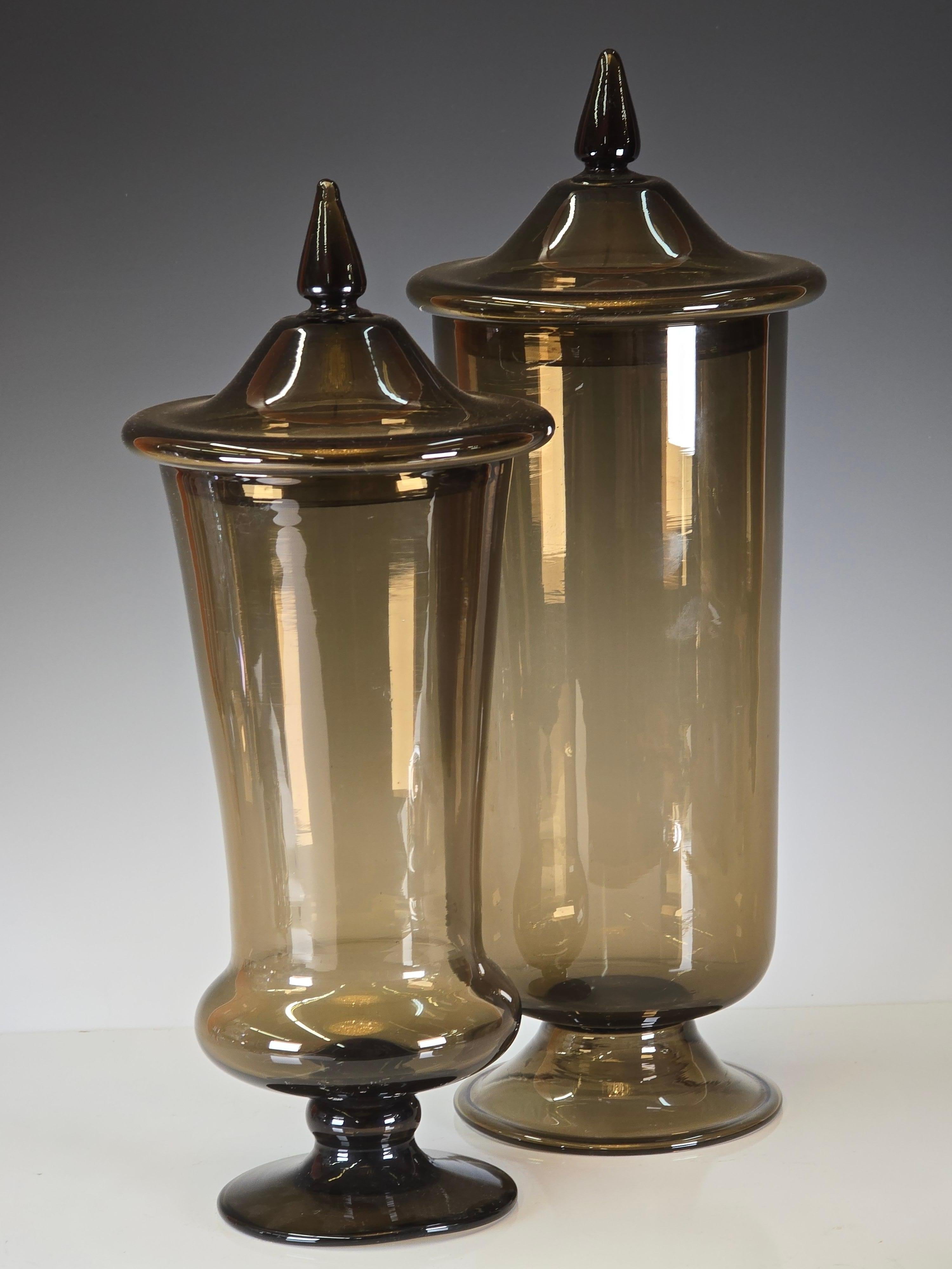 Pair of Coordinated Apothecary Jars by Empoli In Good Condition For Sale In Kilmarnock, VA