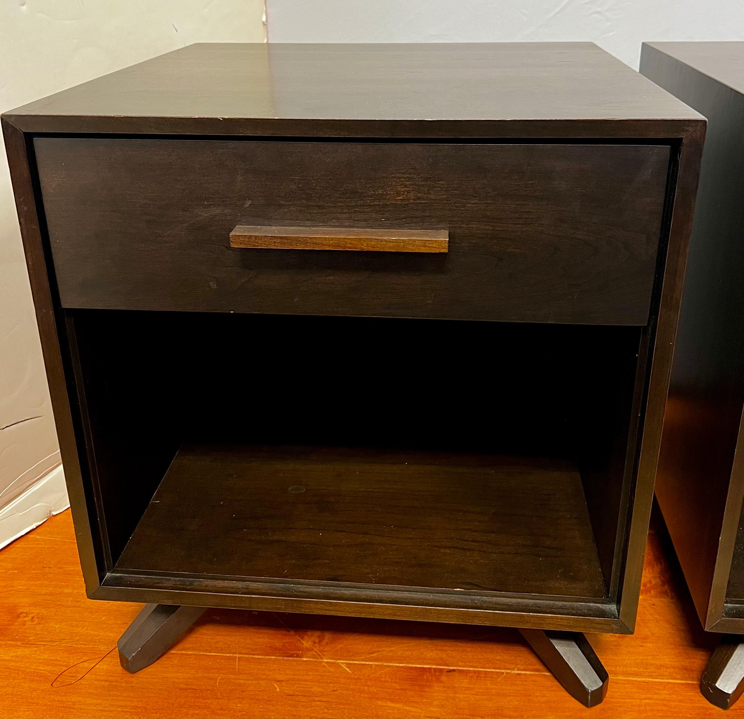 Mid-Century Modern Pair of Copeland Furniture Catalina Nghtstands Side Table Made in Vermont