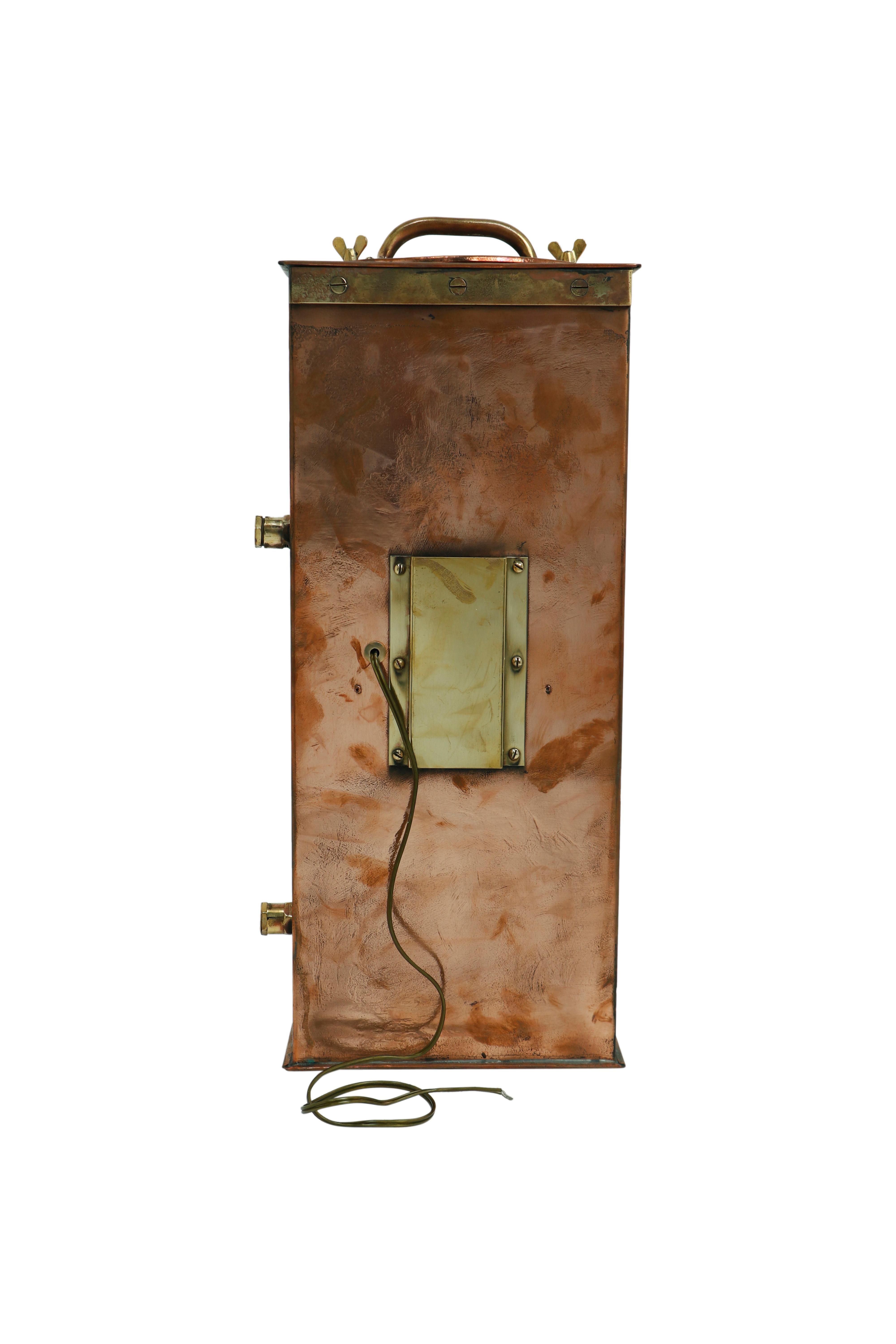 Pareja de Luces de Faro de Cobre con Lente de Fresnel siglo XX en venta