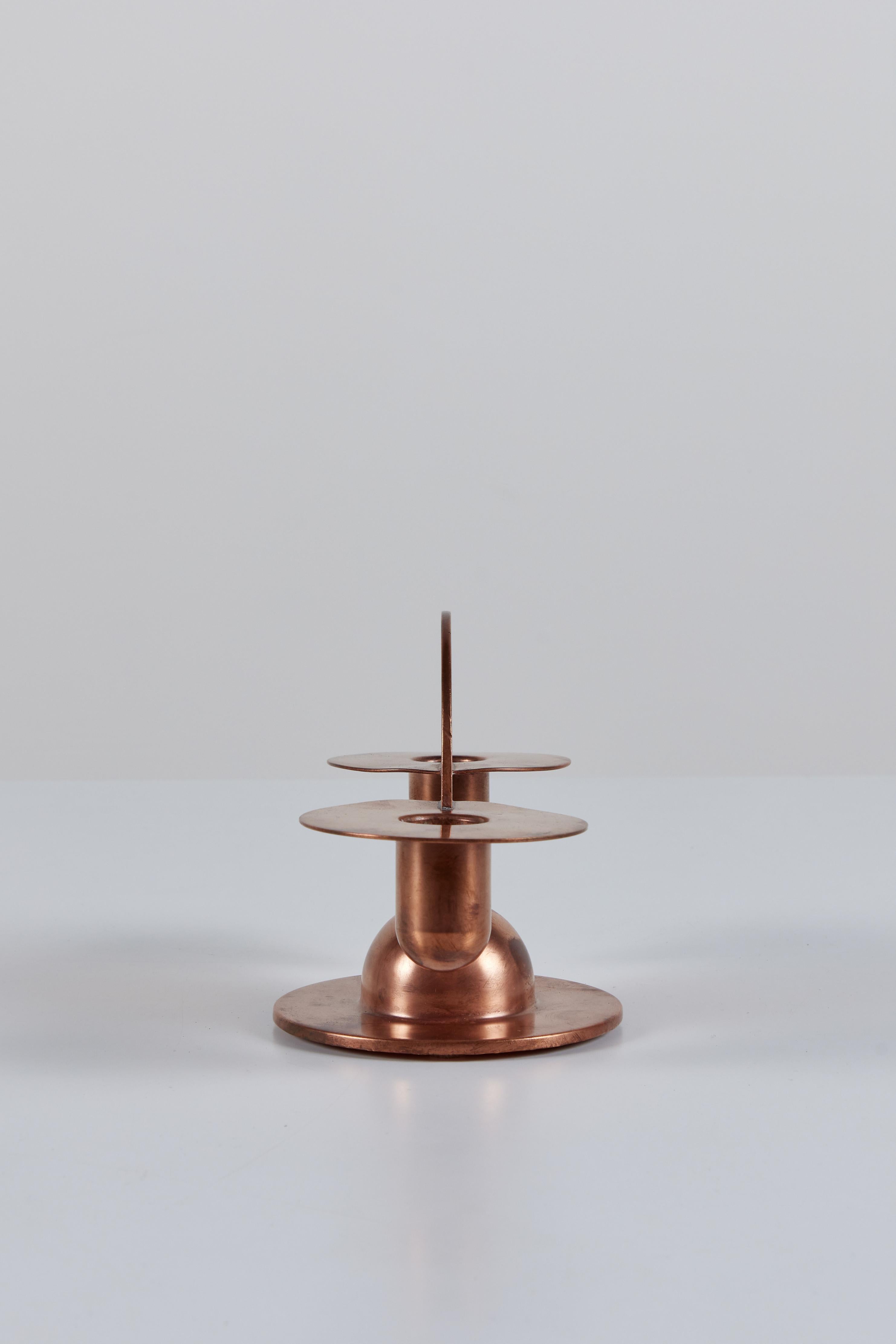 Paar Kupfer-Kerzenständer von Walter von Nessen für Chase im Angebot 7