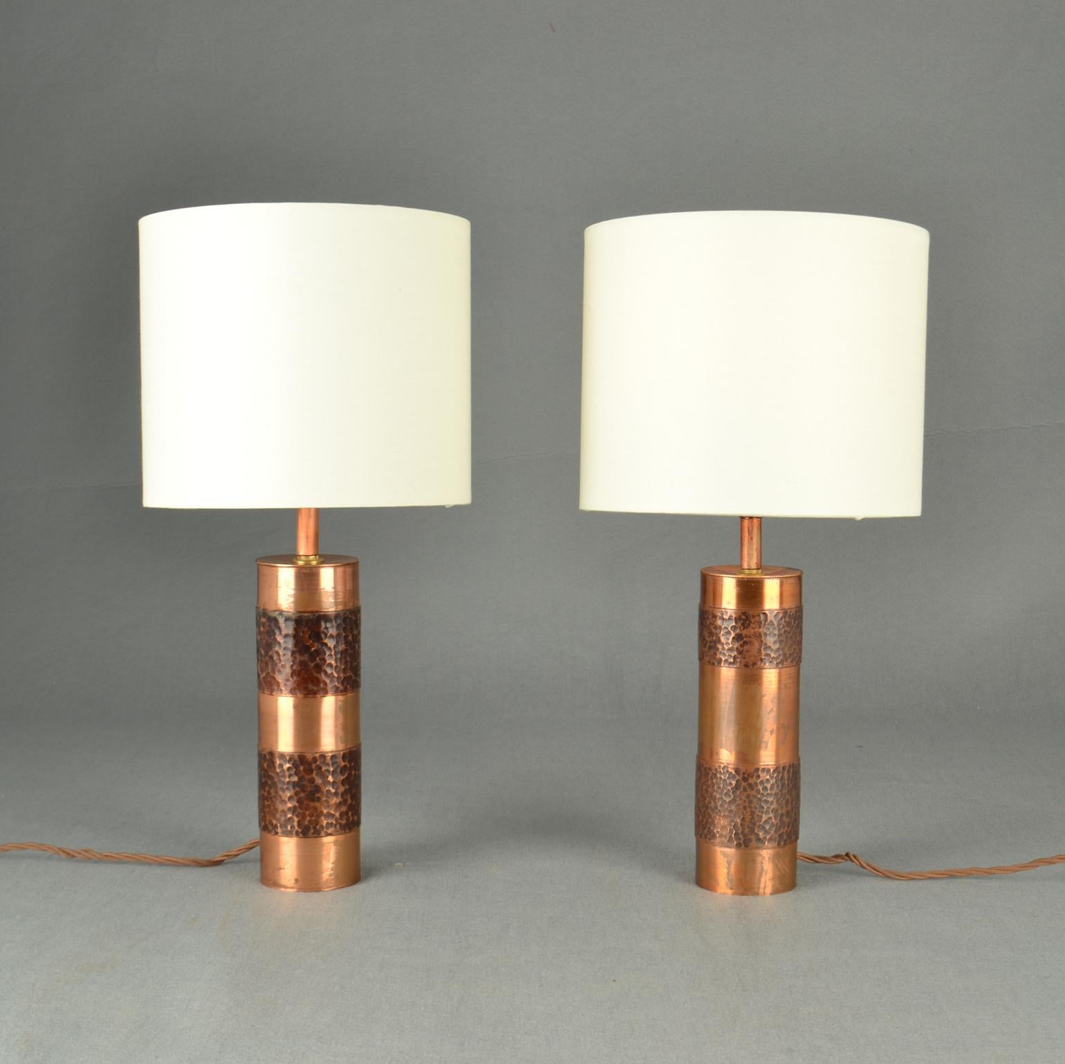 Mid-Century Modern Pair of Hand Beaten Copper Cylinder Table Lamps For Sale