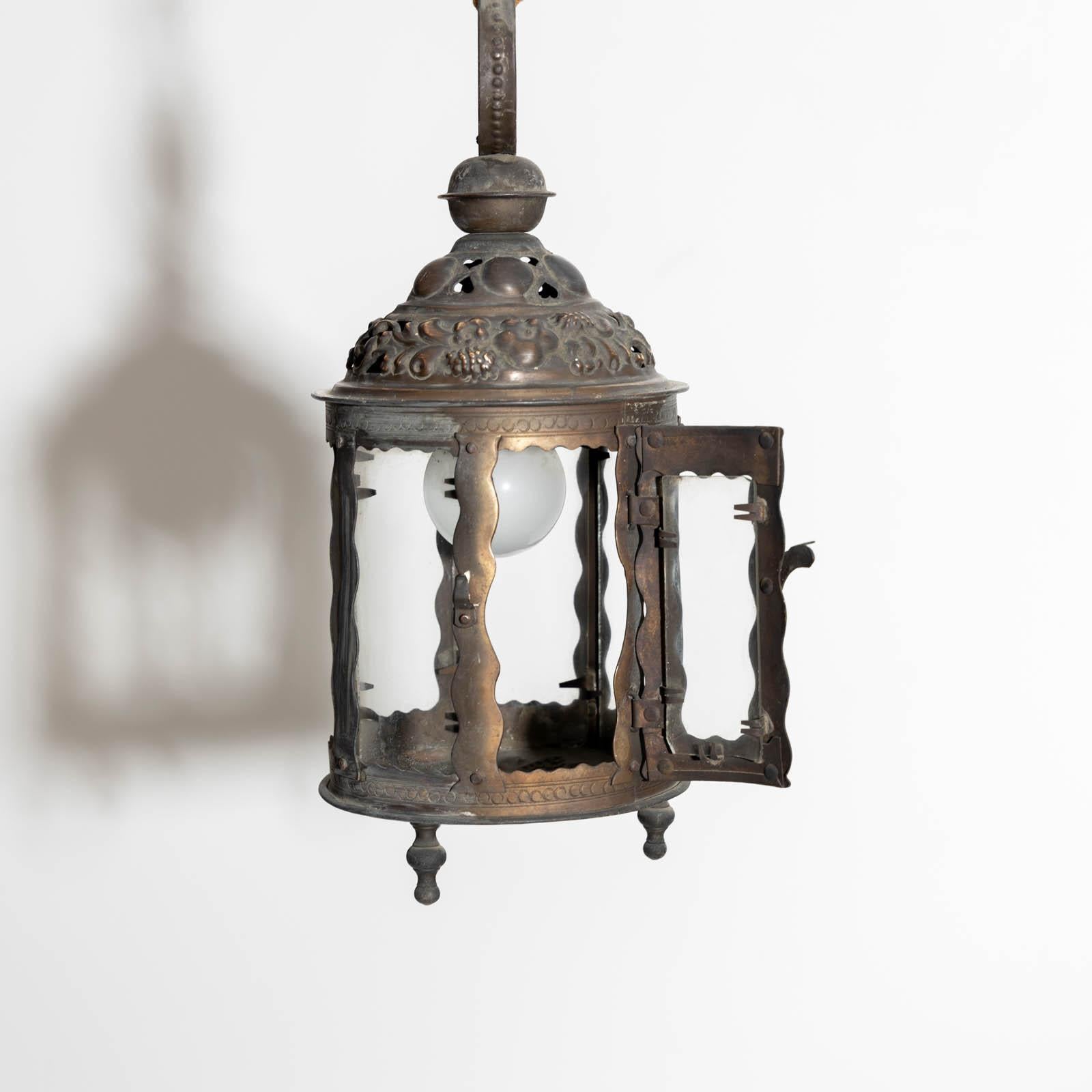 Pair of Copper Lanterns, late 19th Century In Fair Condition For Sale In Greding, DE