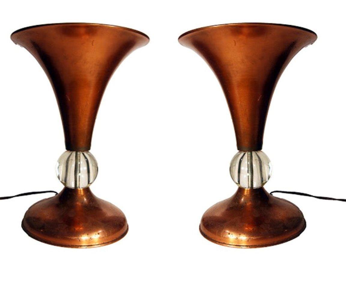 Vintage midcentury copper half glass torchiere table lamp with leaded glass center accent.

Made in the USA, circa 1940.

Condition-good: Lamp shows some signs of age with wear and some minor finish loss. Overall, this set looks good for being