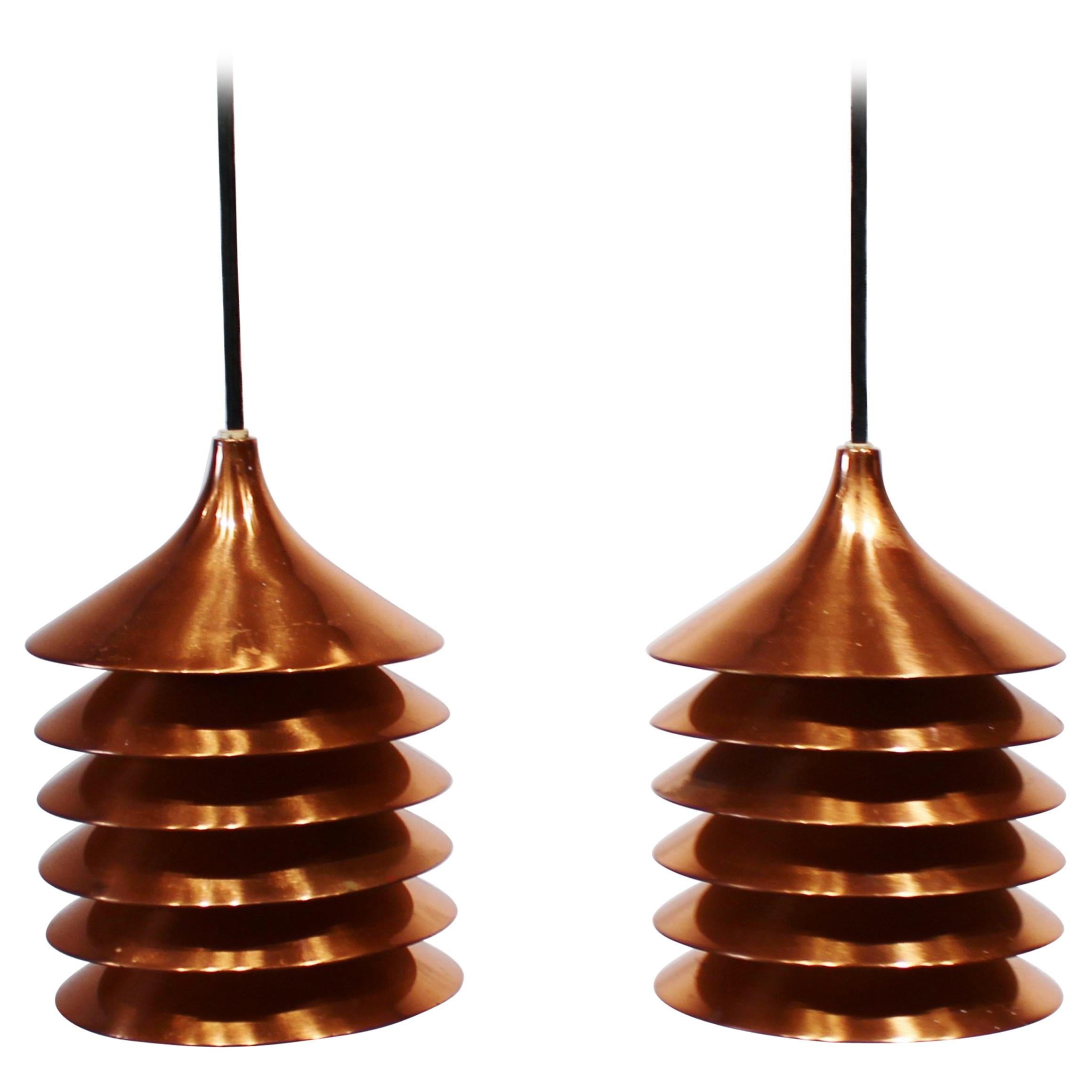 Paire de lampes à suspension en cuivre de design danois des années 1960
