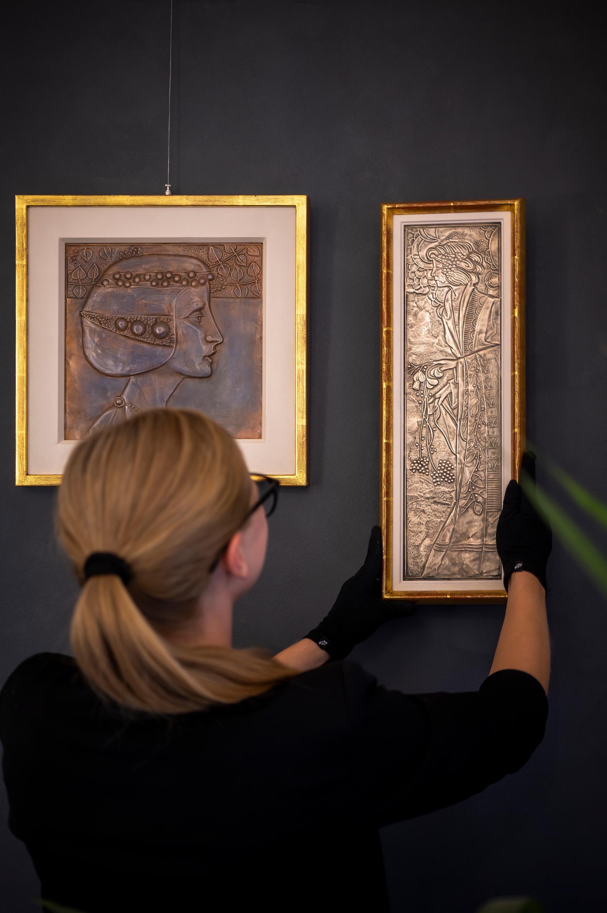 Paar Kupferreliefs Dionysus und Demeter Georg Klimt ca. 1900 Versilbert im Angebot 4