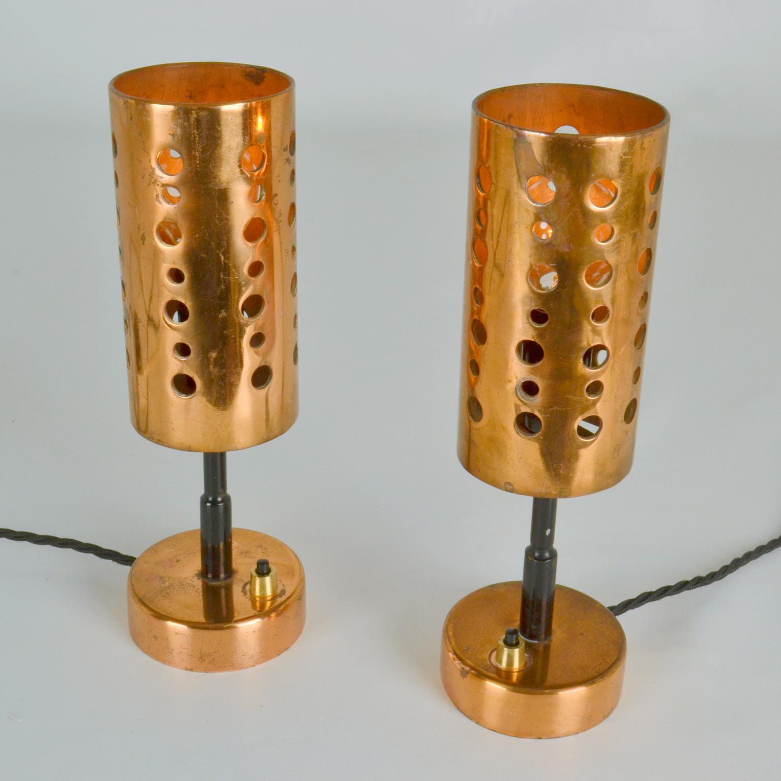Mid-Century Modern Pair of Copper Table Lamps For Sale