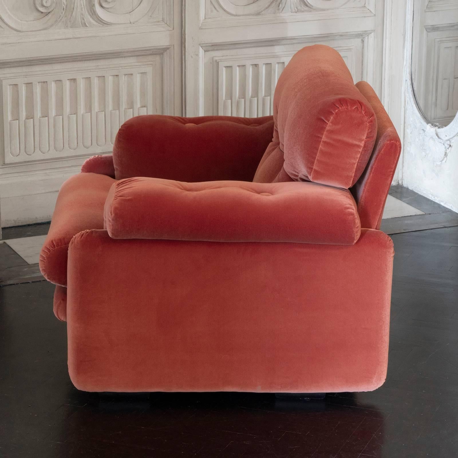 Contemporary Pair of Coral Red Velvet Italian Armchairs, 1970s