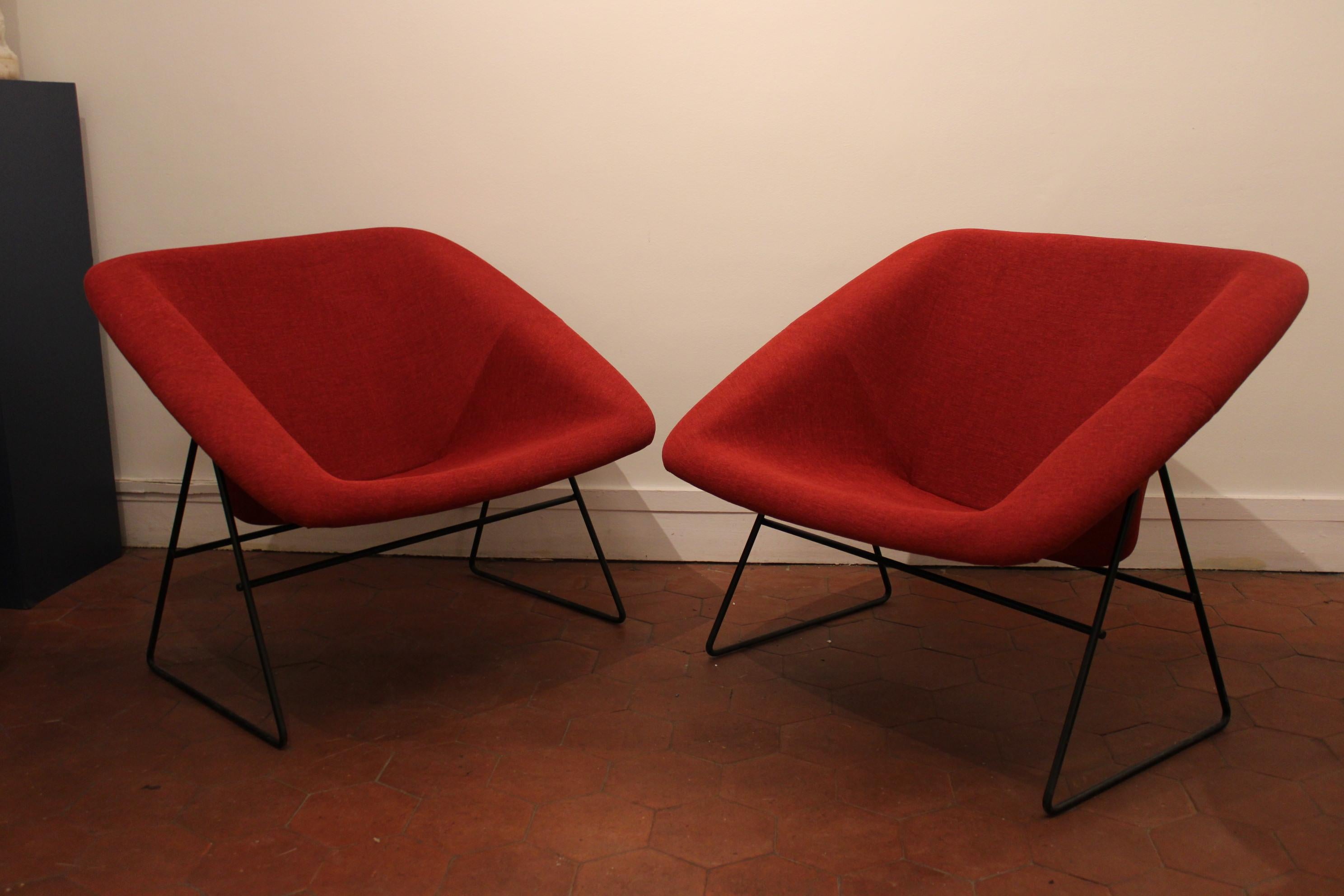 Pair of Corb armchairs by the A.R.P. In Good Condition For Sale In Paris, FR