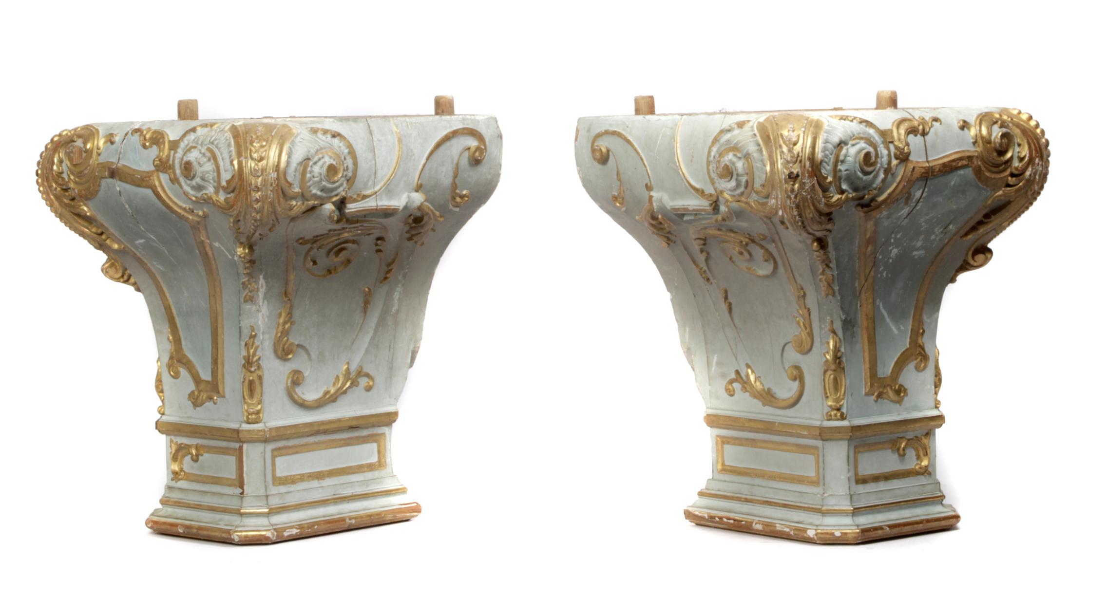 Pair of Corbels, Polychromed and Gilded Pine Wood, France, 19th Century In Fair Condition In Madrid, ES