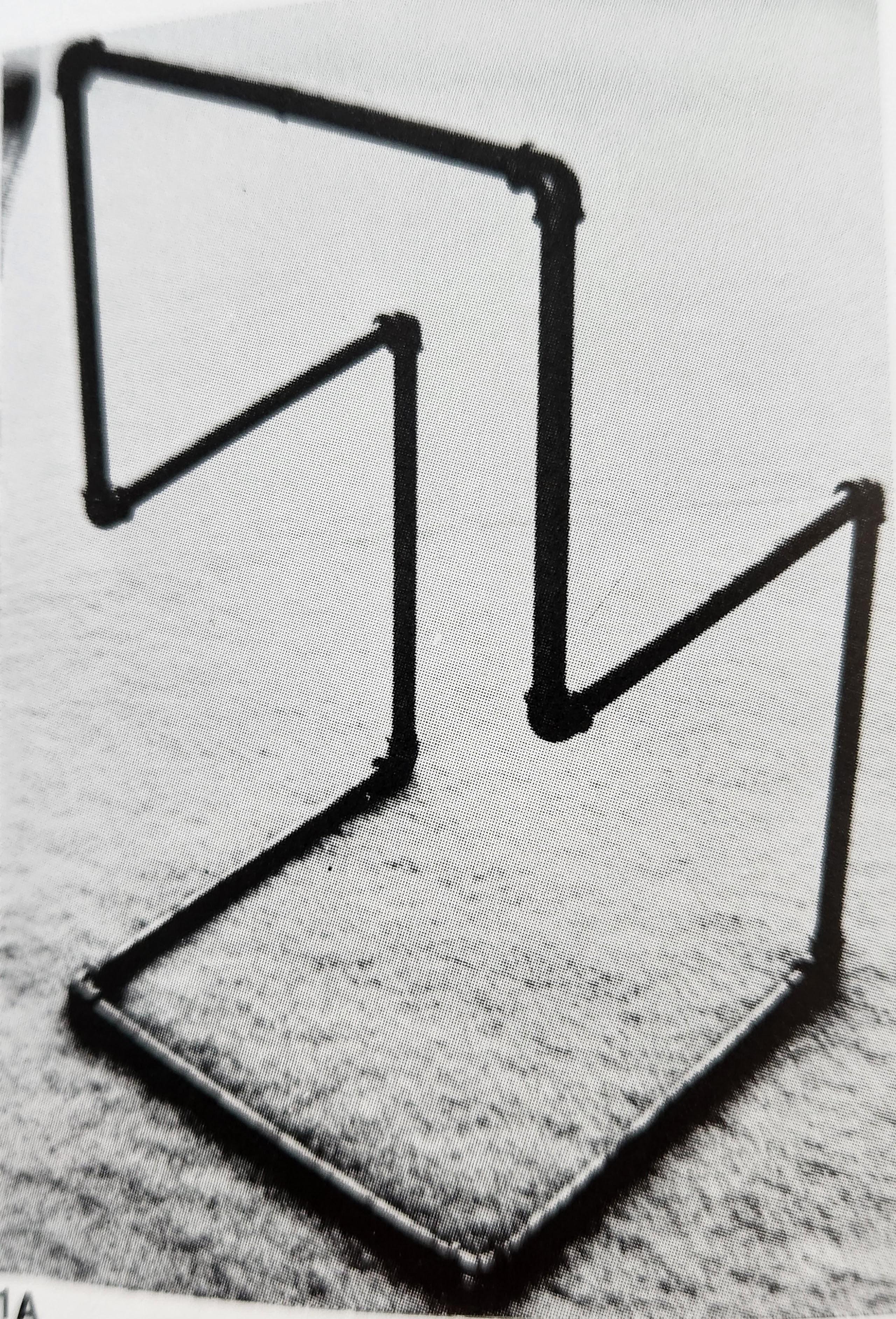 Chaises cubiques LC-2 de style Corbusier fabriquées avec une pipe à eau et des accoudoirs plongeants  2017 en vente 2
