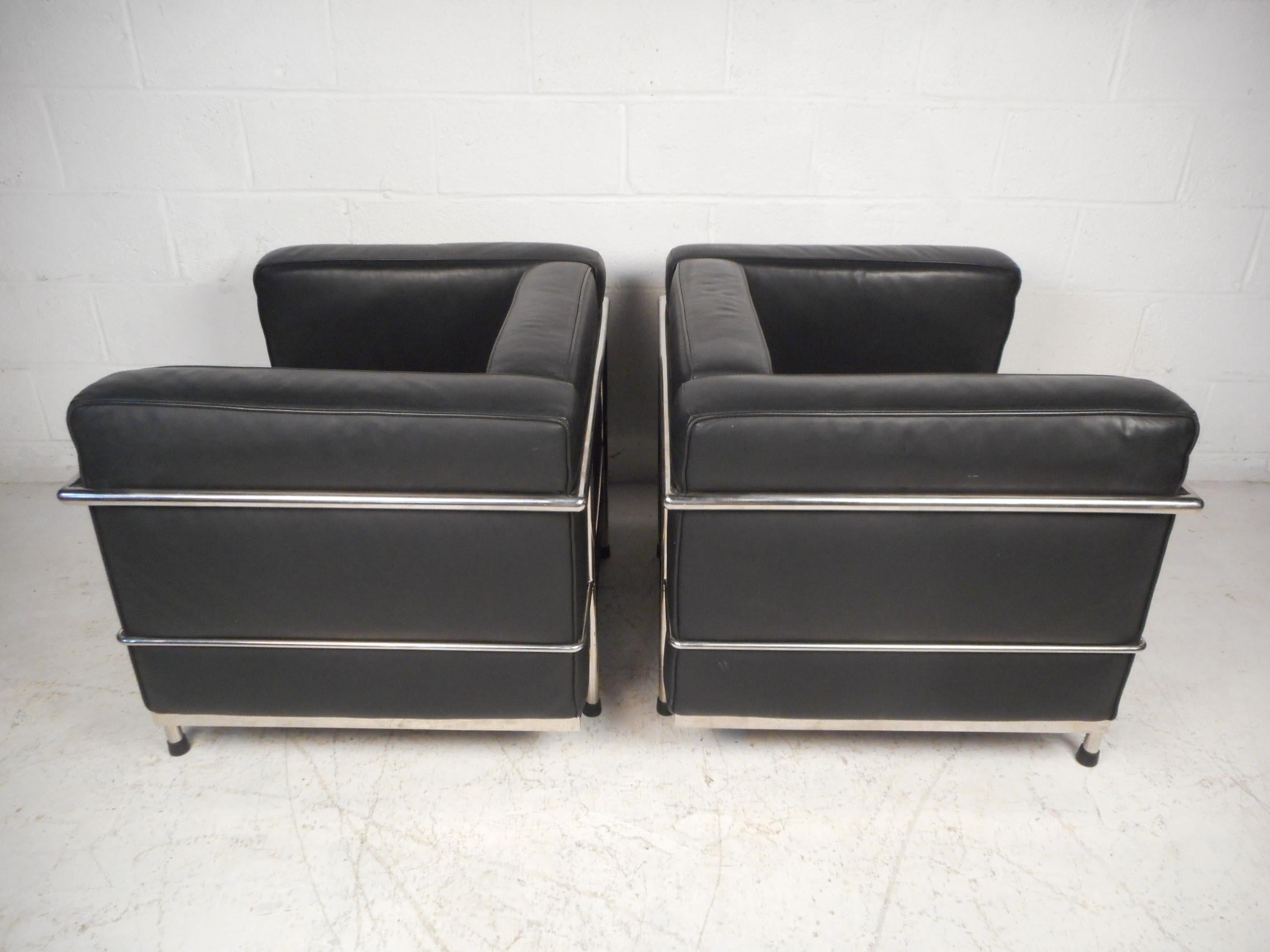 20th Century Pair of Corbusier Lounge Chairs