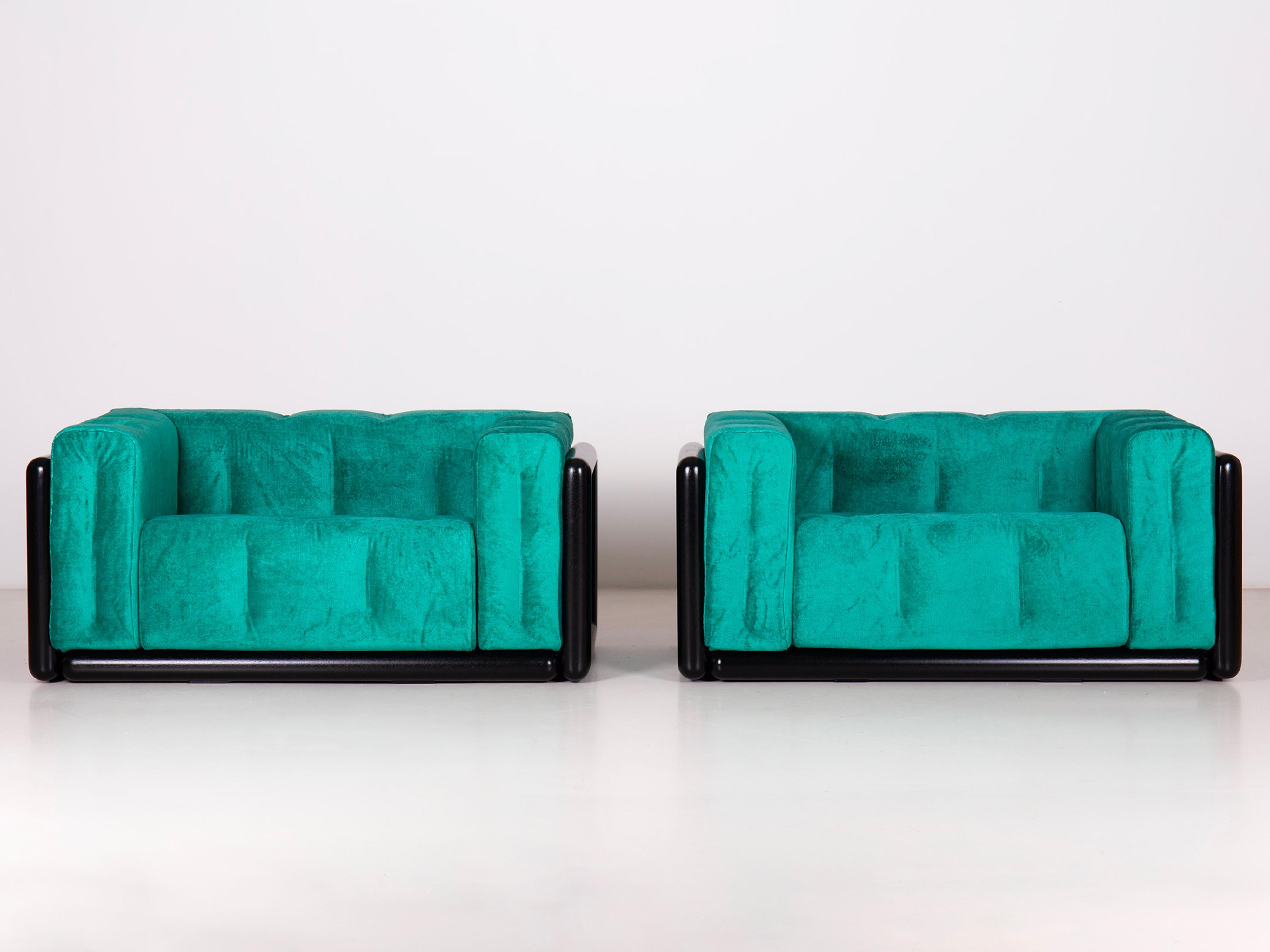 Mid-Century Modern Pair of Cornaro 140 Armchairs by Carlo Scarpa in Green Chenille Velvet For Sale