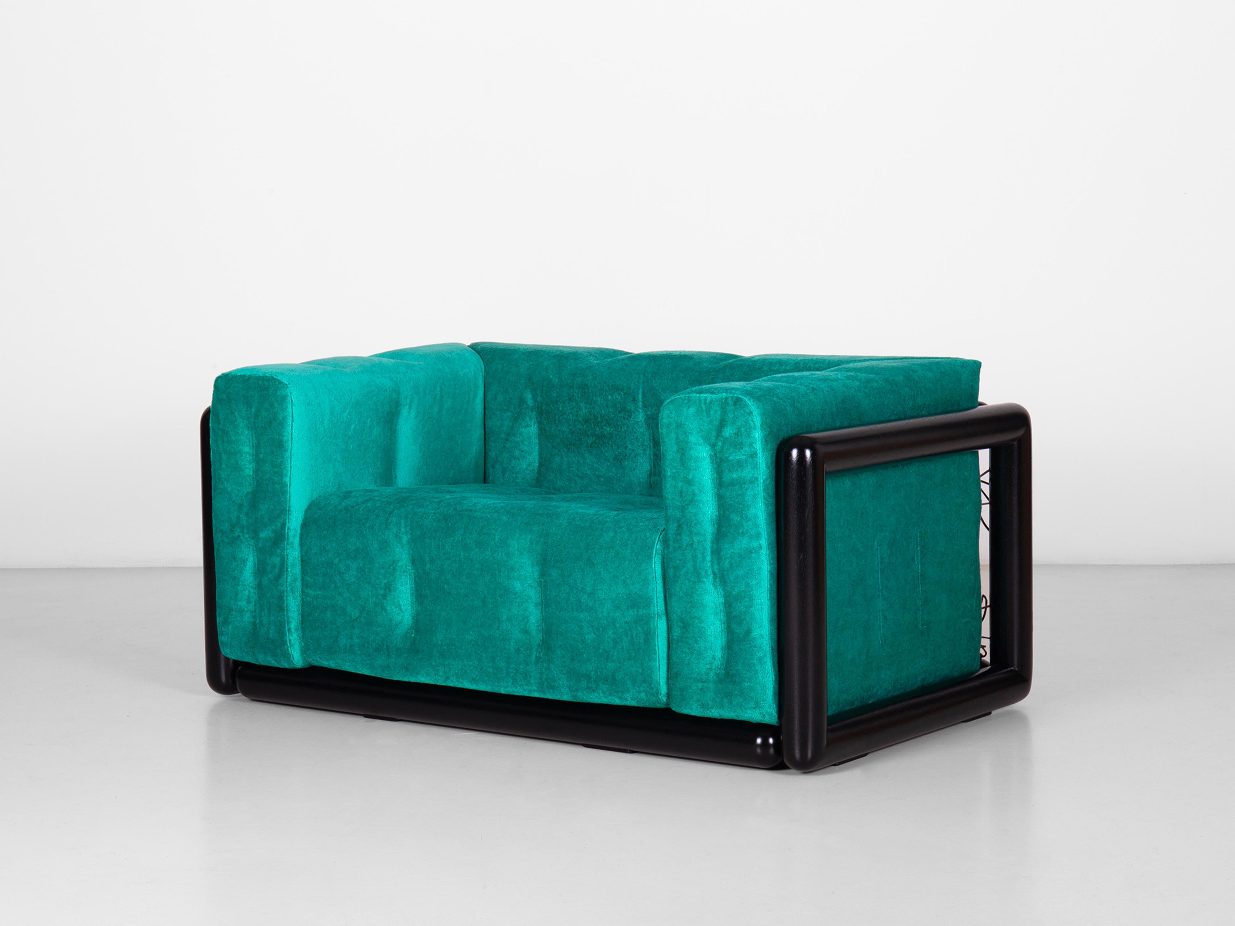 Pair of Cornaro 140 Armchairs by Carlo Scarpa in Green Chenille Velvet In Excellent Condition For Sale In Ozzano Dell'emilia, IT