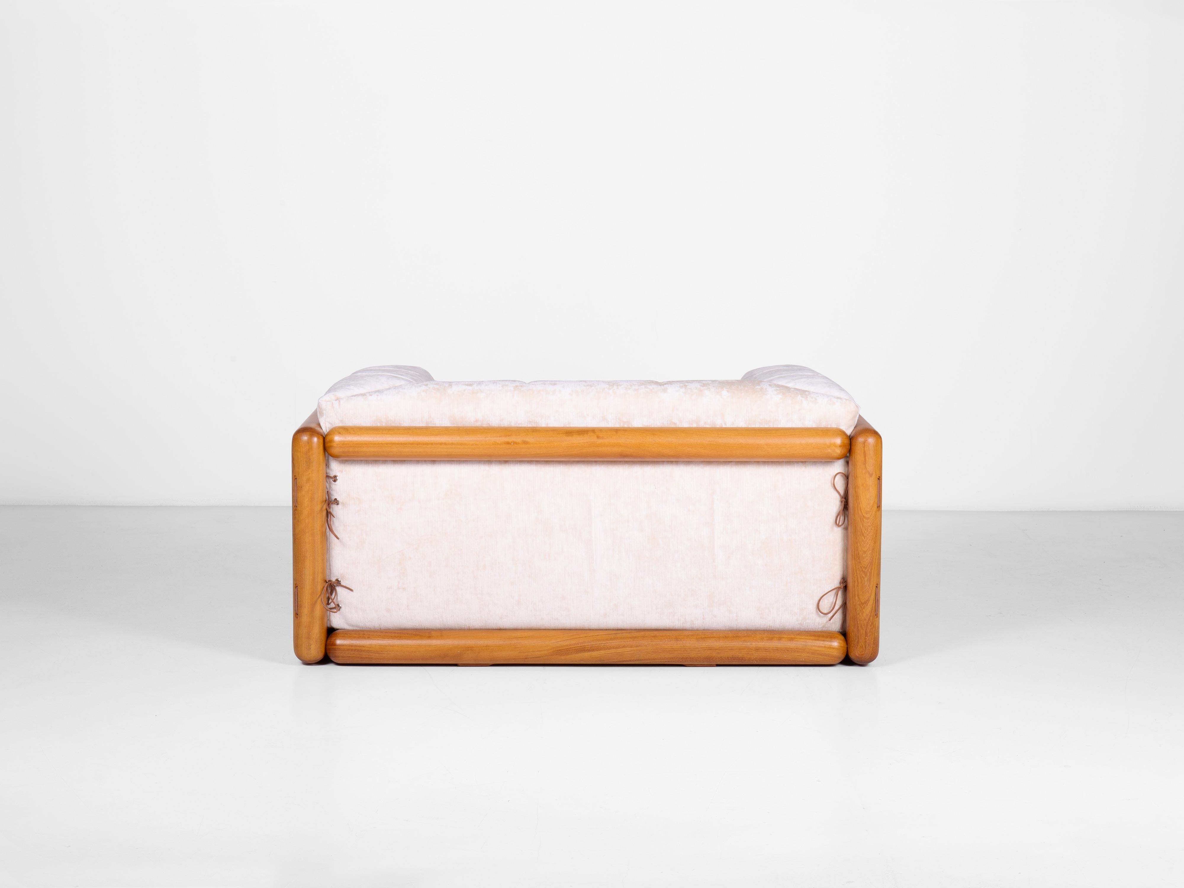 Paire de fauteuils Cornaro 140 de Carlo Scarpa avec structure en bois de frêne, 1974 Bon état - En vente à Ozzano Dell'emilia, IT