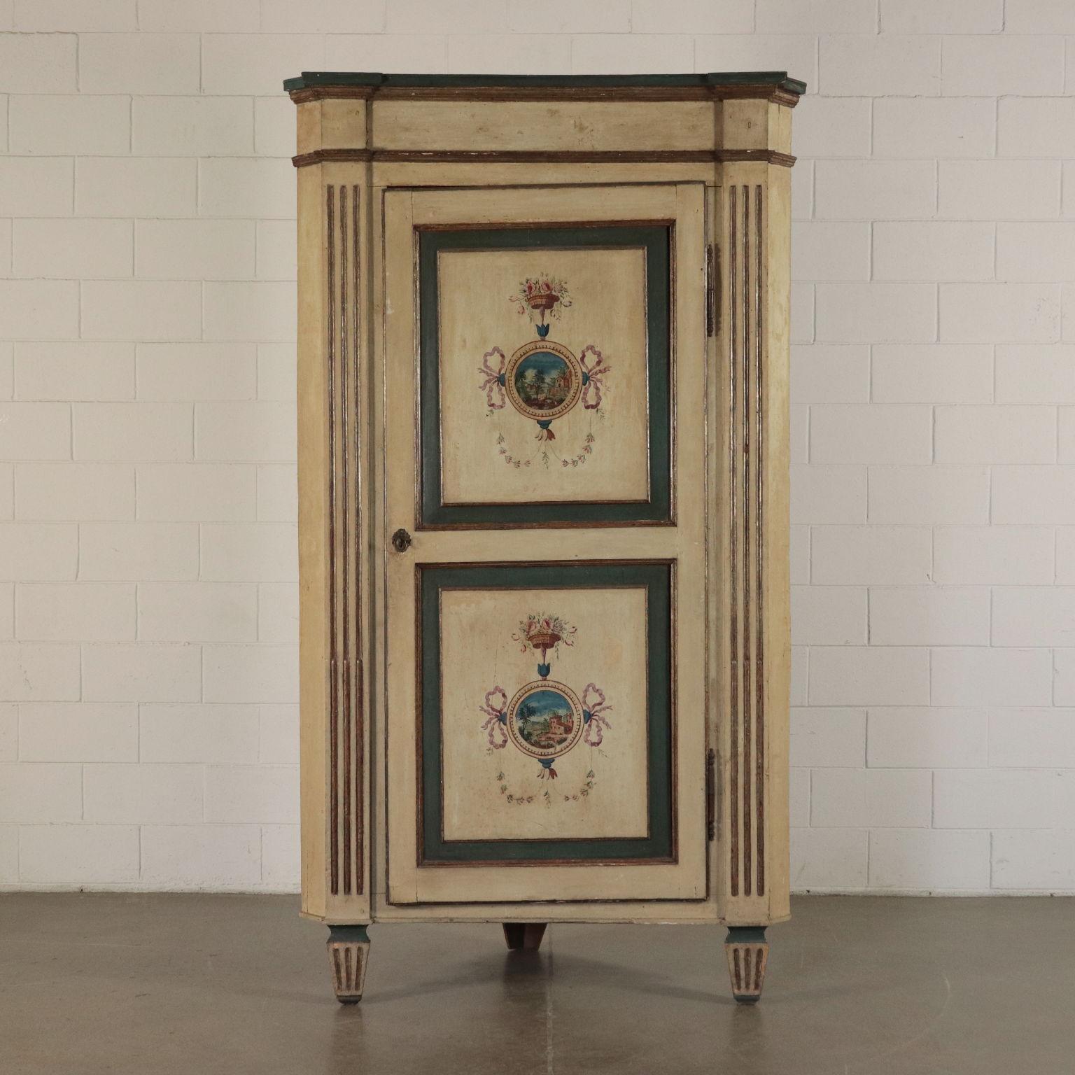 Italian Pair of Corner Cabinets Poplar Piacenza Italy 18th Century For Sale