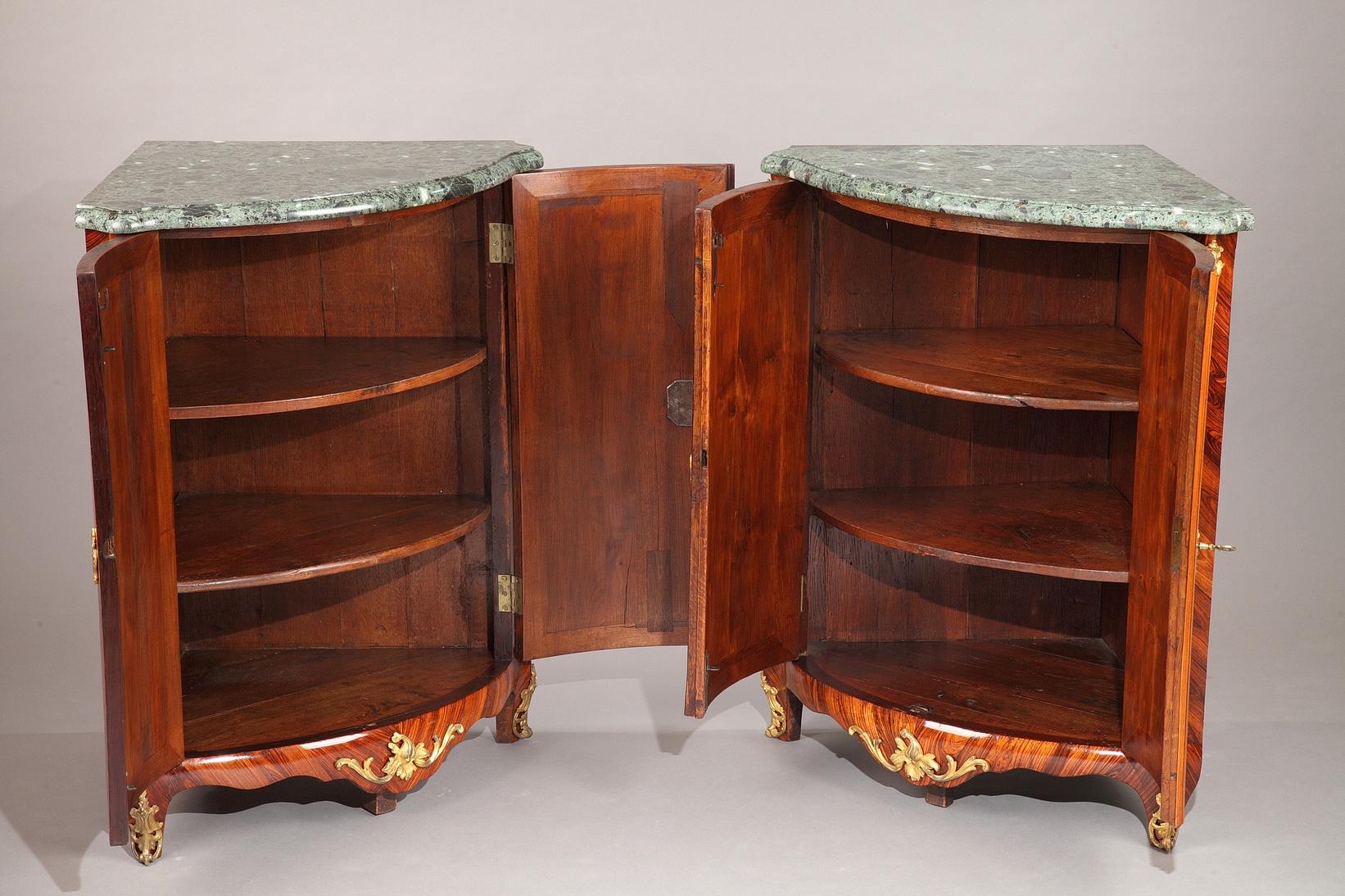Pair of Corner Cabinets with Flower Marquetry--Louis XV Period In Good Condition For Sale In Paris, FR