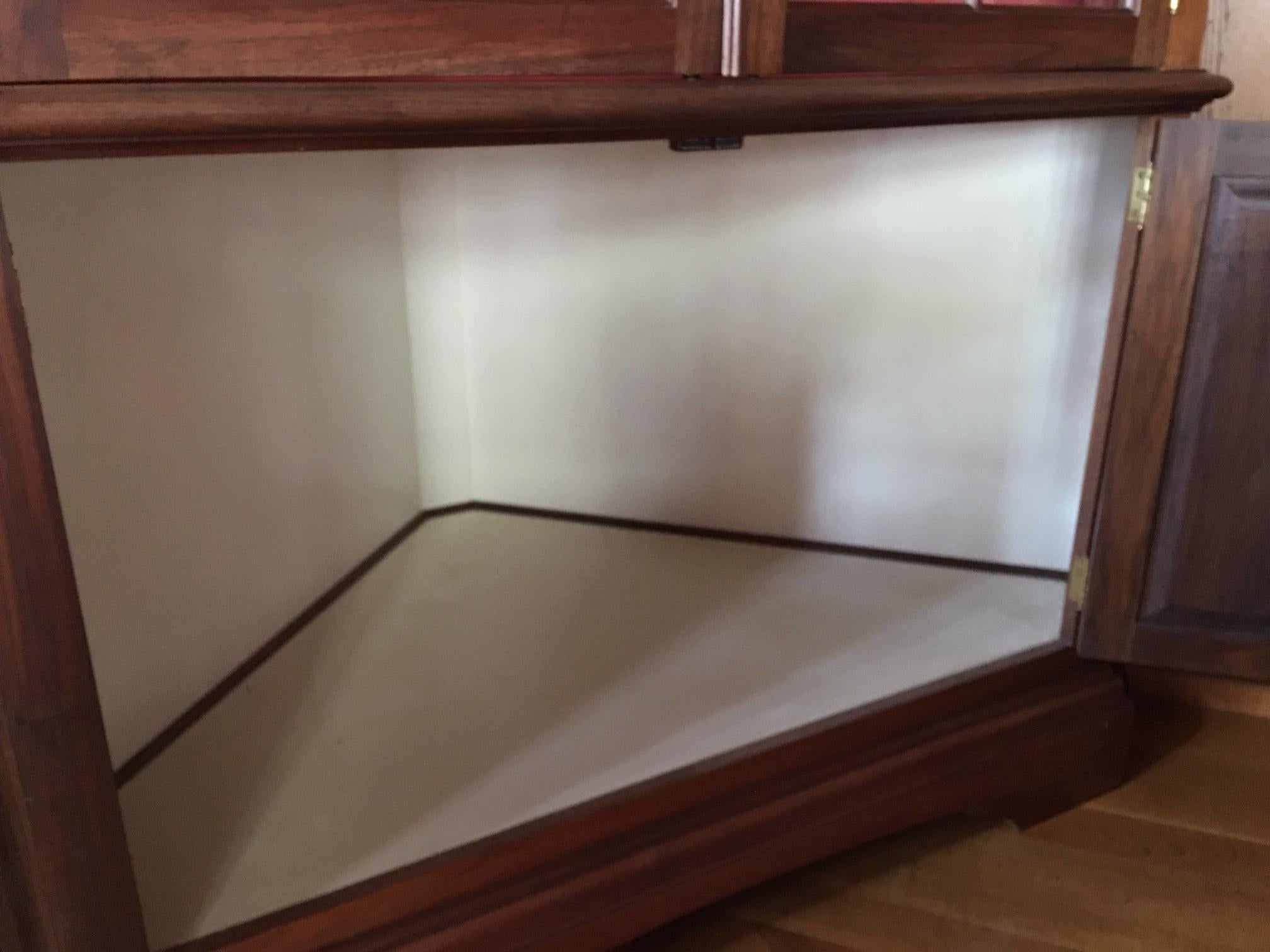 Pair of Corner Walnut Cabinets or Bookcases, Mid-20th Century 3