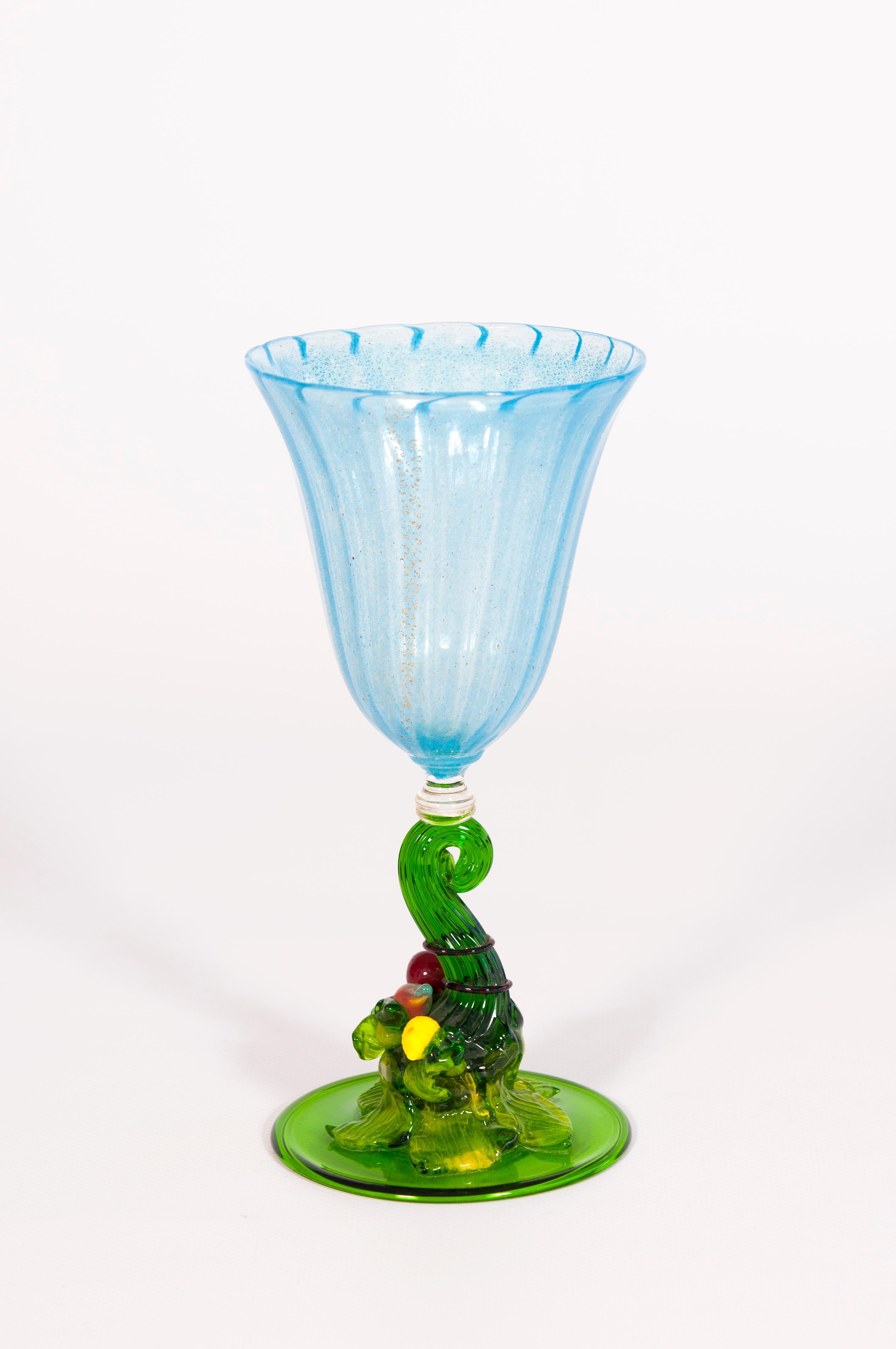 Mid-Century Modern Paire de gobelets à corne d'abondance en verre de Murano soufflé avec finitions dorées, années 1960, Italie en vente