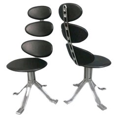 Pareja de Sillas Estilo Corona Atrib. Paul Volter